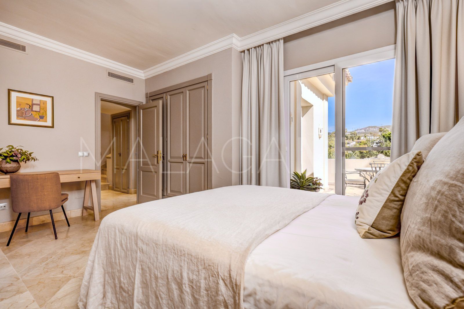 Buy duplex penthouse in Las Alamandas