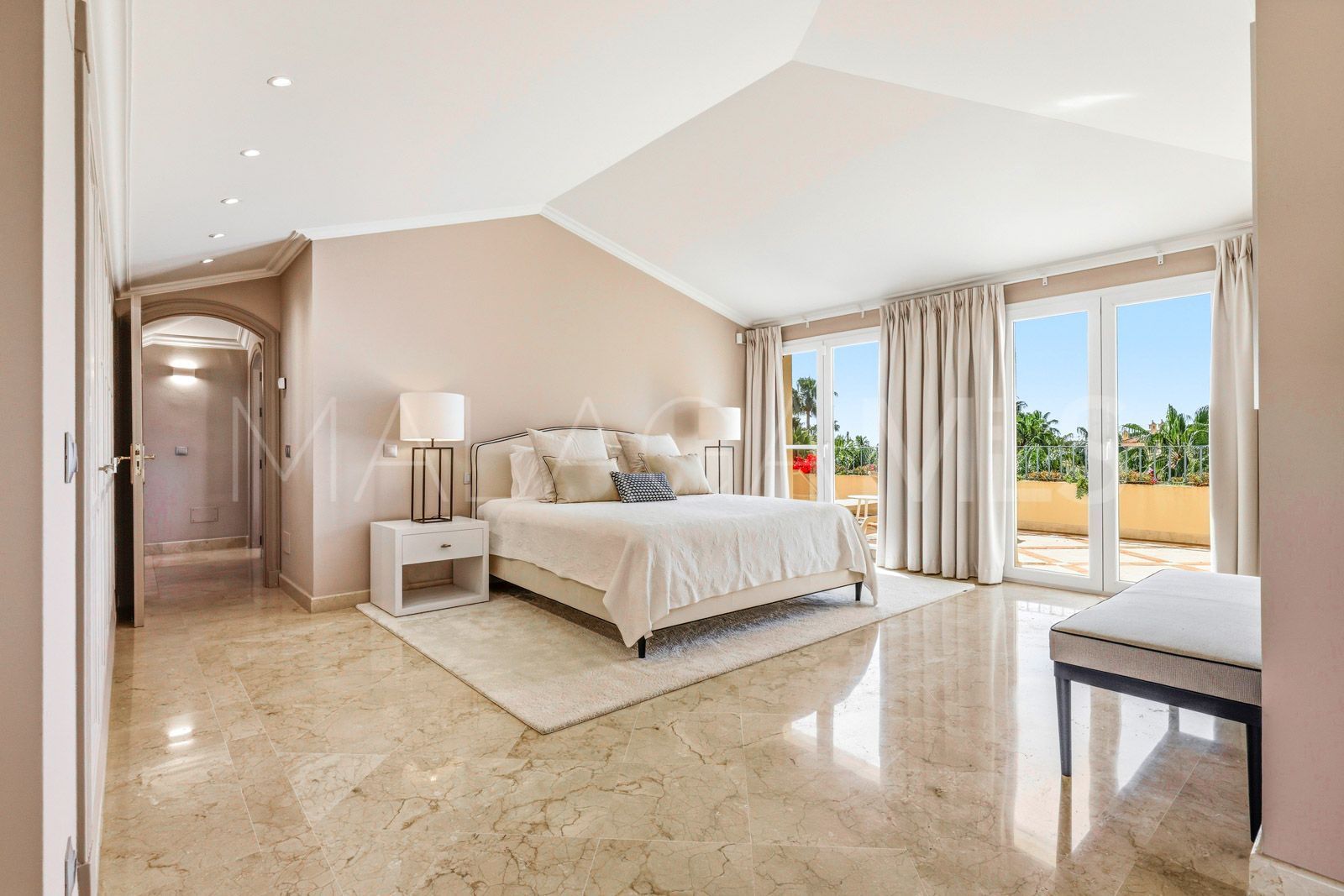 Buy duplex penthouse in Las Alamandas