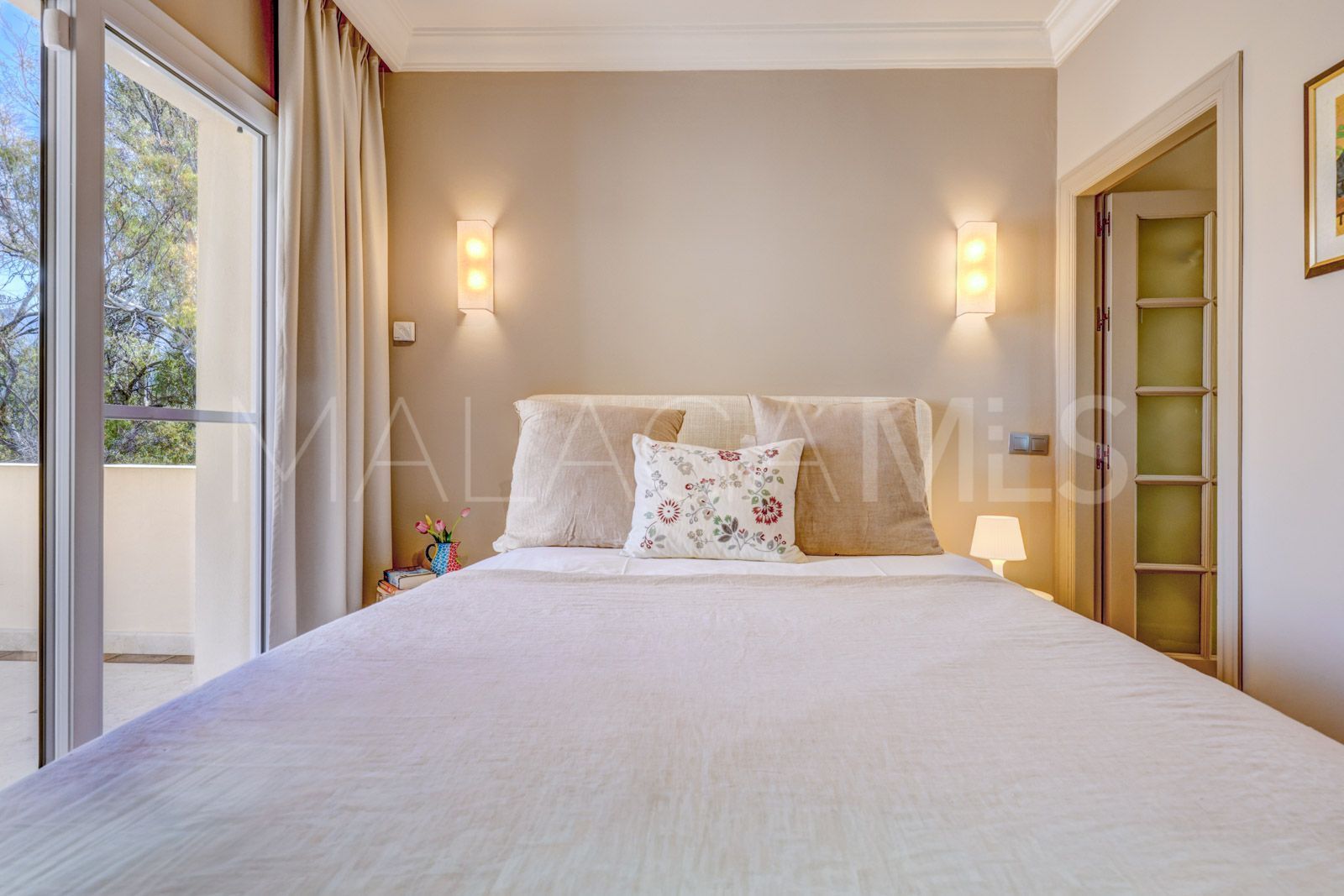 Buy duplex penthouse in Las Alamandas