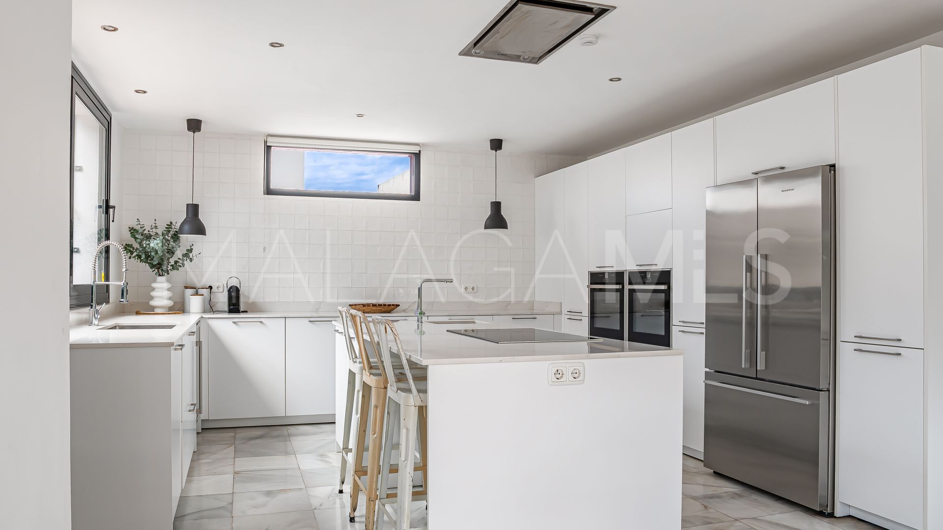 Villa for sale in Nueva Andalucia