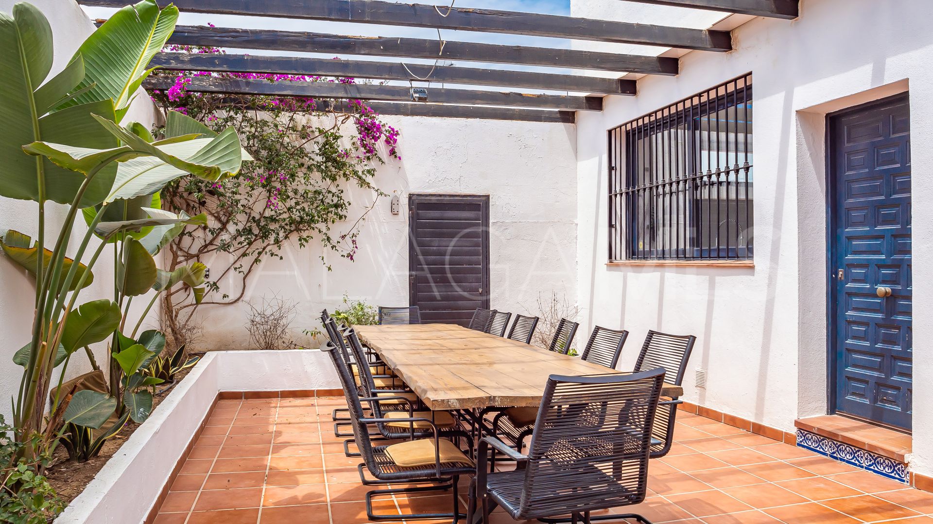 Villa for sale in Nueva Andalucia