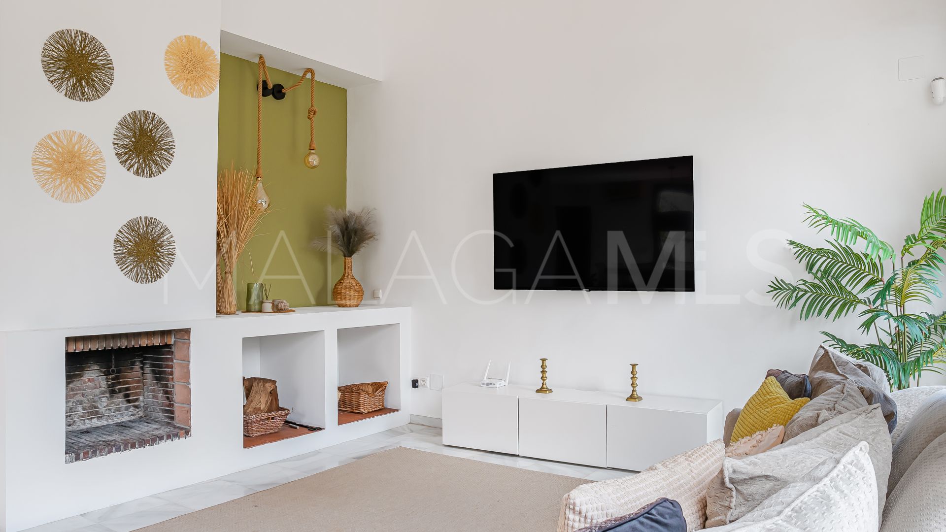 Villa for sale in Nueva Andalucia
