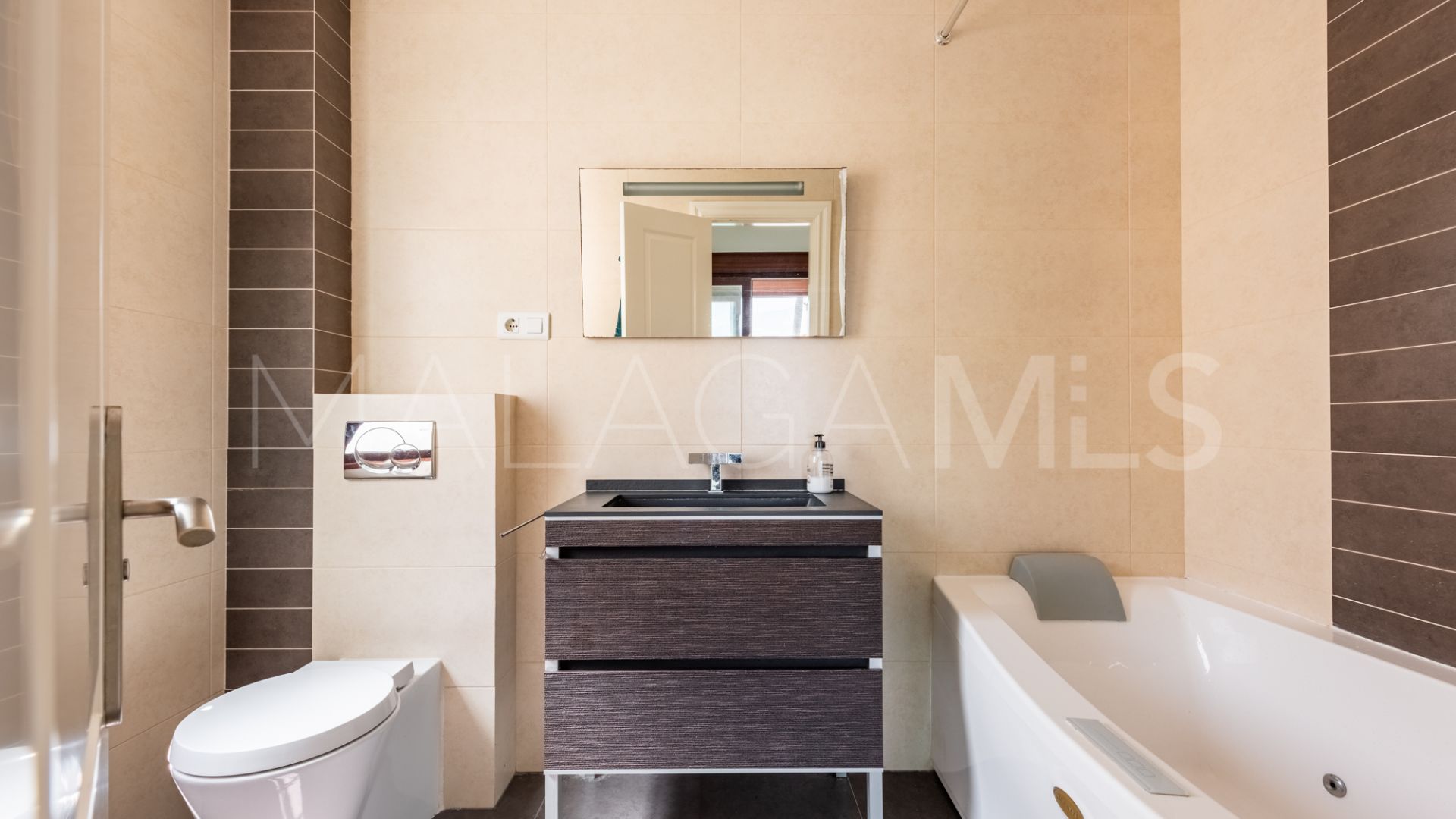 Villa for sale in Cerros del Aguila