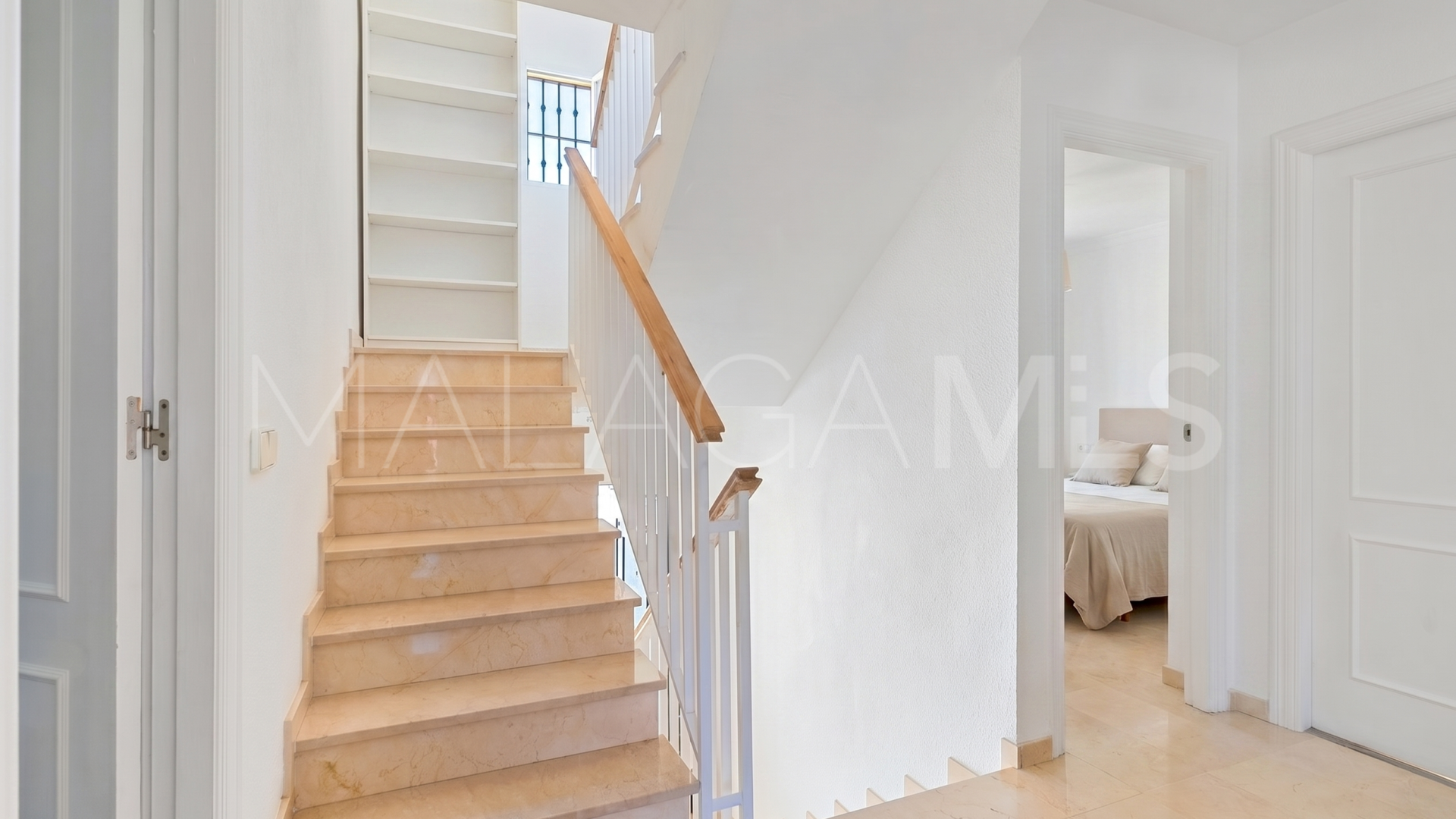 Adosado a la venta in Costabella with 3 bedrooms
