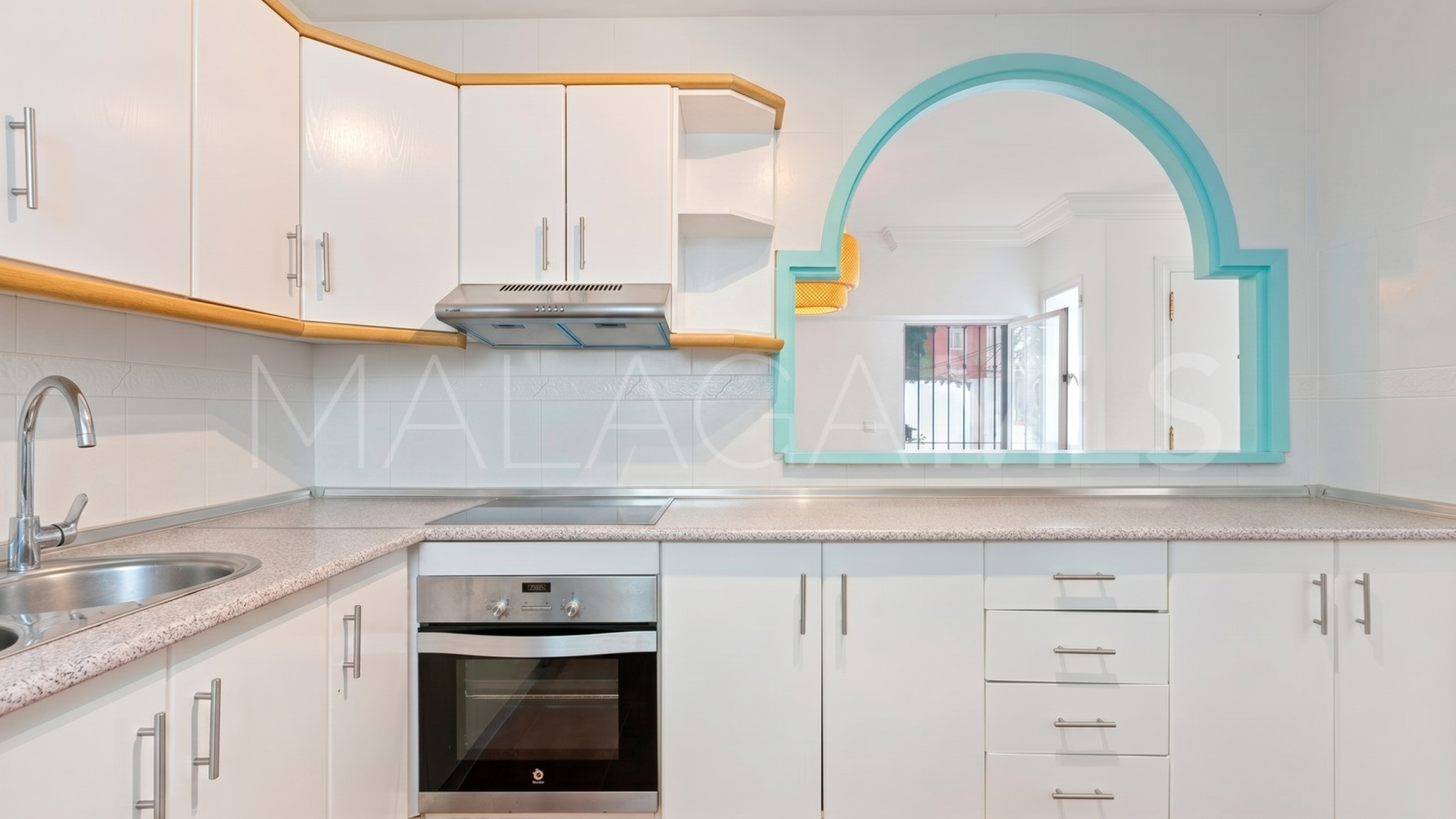 Adosado a la venta in Costabella with 3 bedrooms