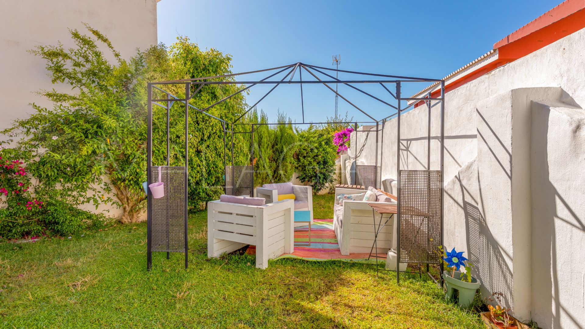 Adosado a la venta in Costabella with 3 bedrooms
