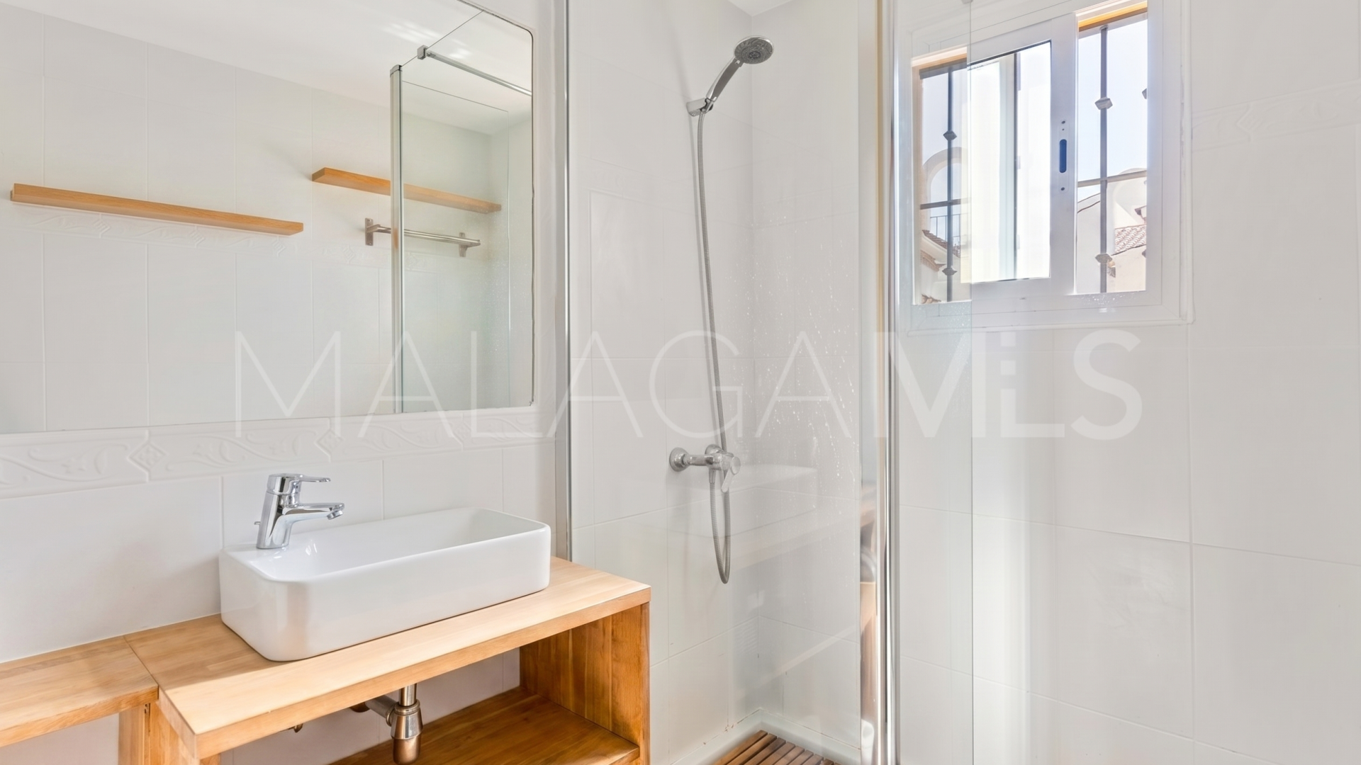 Adosado a la venta in Costabella with 3 bedrooms