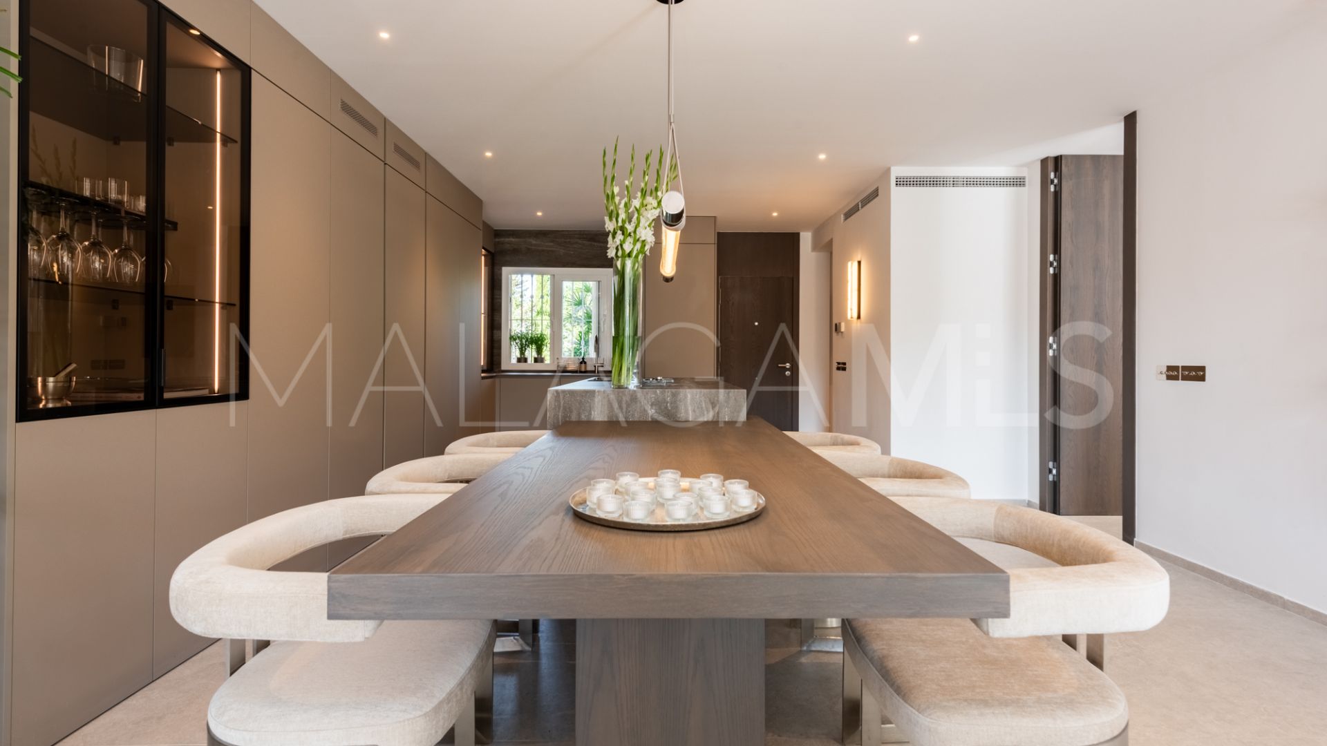 Duplex penthouse for sale in Nueva Andalucia with 3 bedrooms