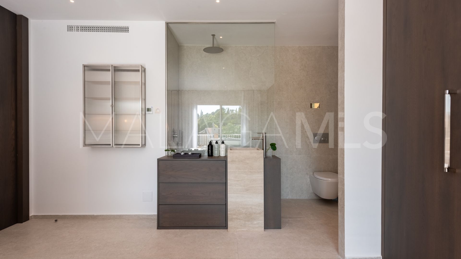 Duplex penthouse for sale in Nueva Andalucia with 3 bedrooms