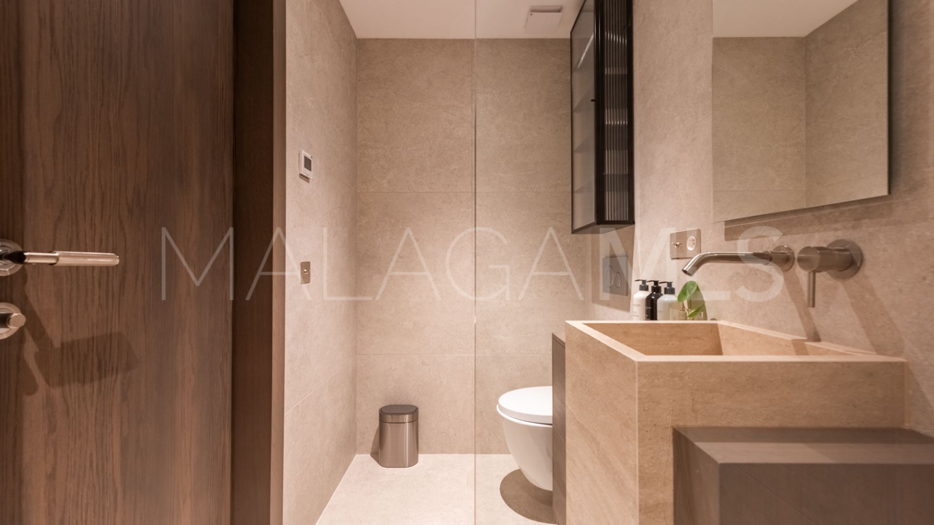 Duplex penthouse for sale in Nueva Andalucia with 3 bedrooms