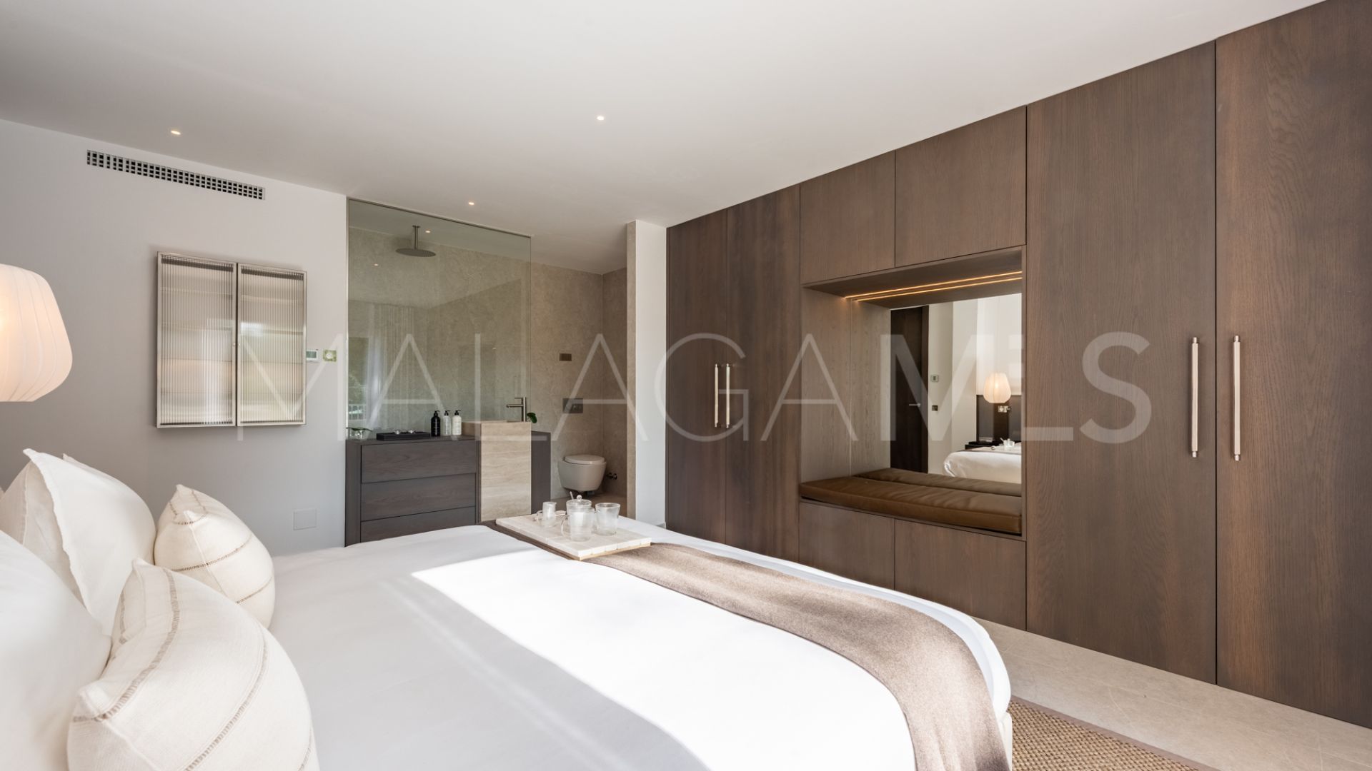 Duplex penthouse for sale in Nueva Andalucia with 3 bedrooms