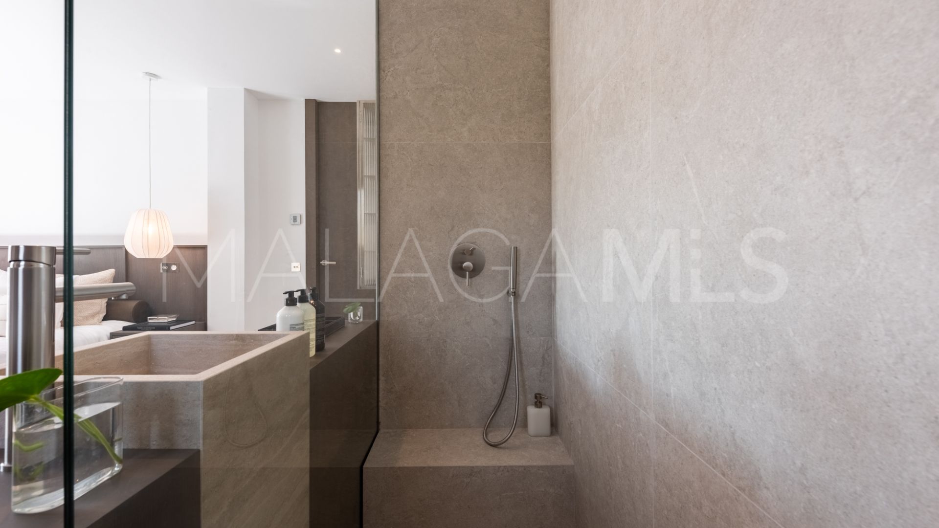 Duplex penthouse for sale in Nueva Andalucia with 3 bedrooms