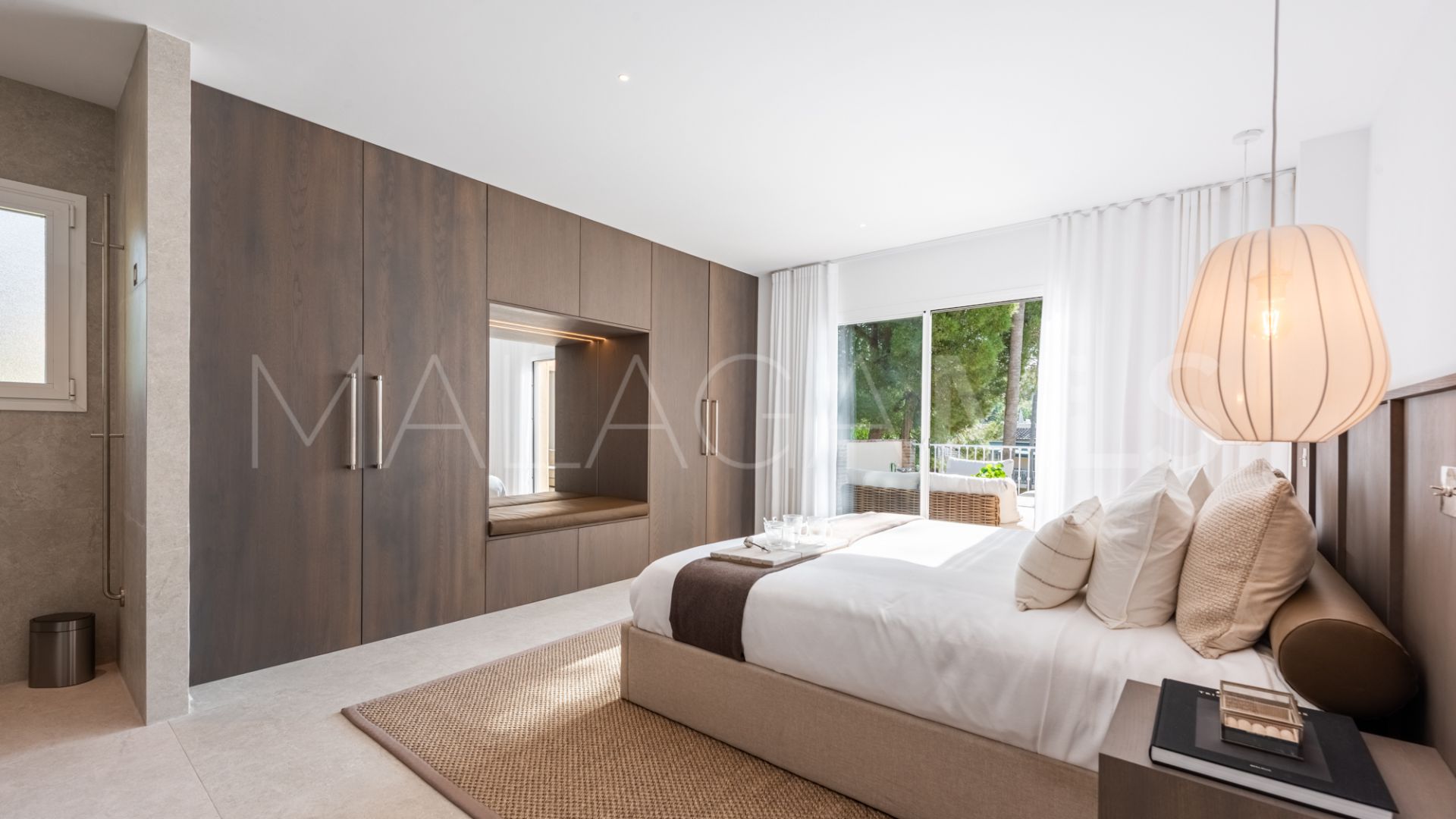 Duplex penthouse for sale in Nueva Andalucia with 3 bedrooms