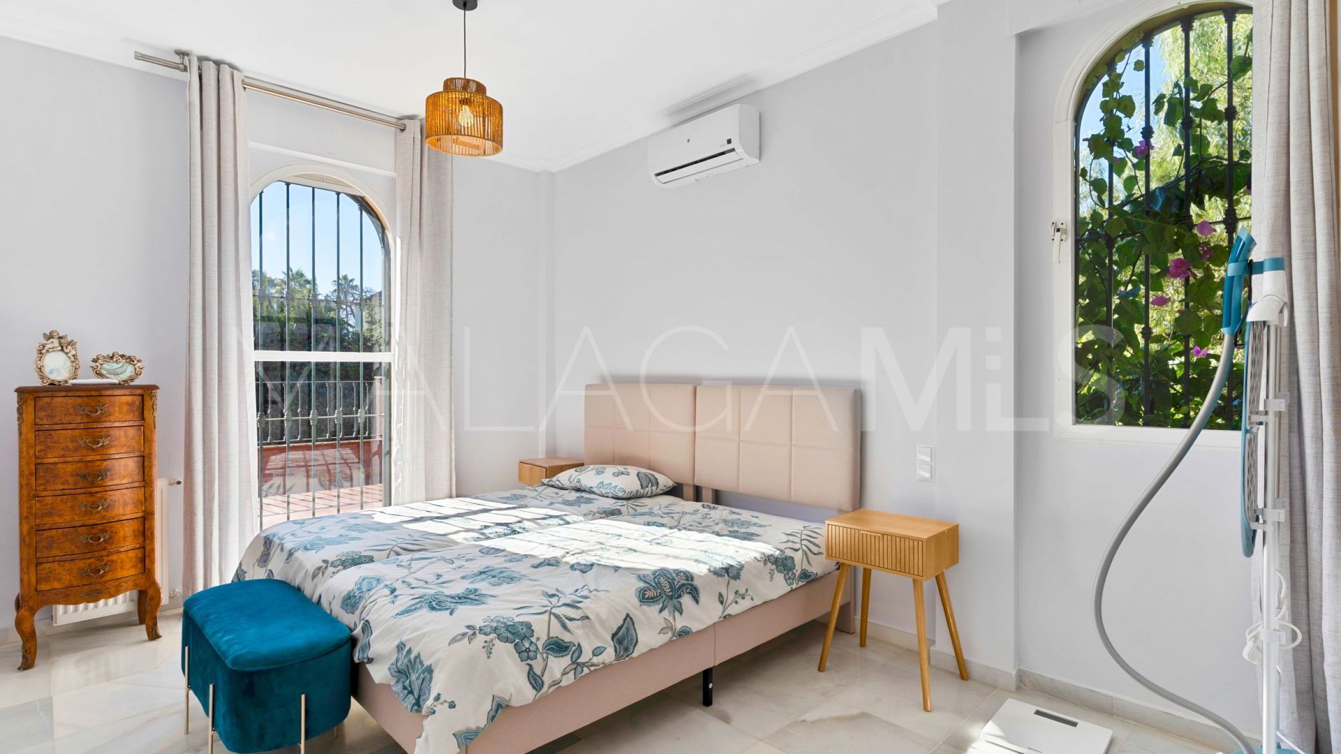 For sale villa in Nueva Andalucia with 6 bedrooms