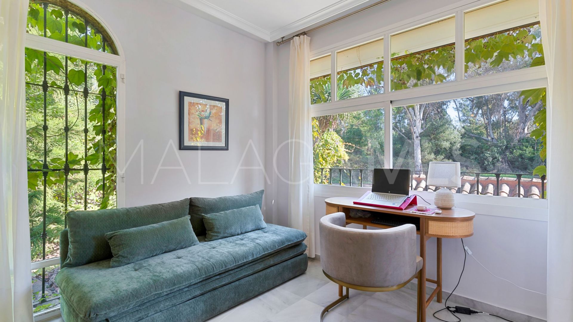 For sale villa in Nueva Andalucia with 6 bedrooms