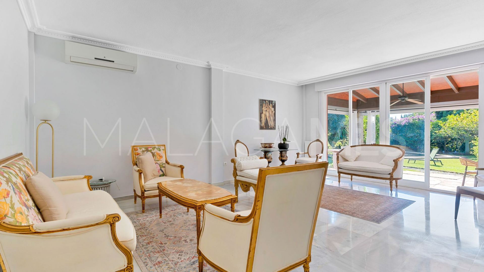 For sale villa in Nueva Andalucia with 6 bedrooms