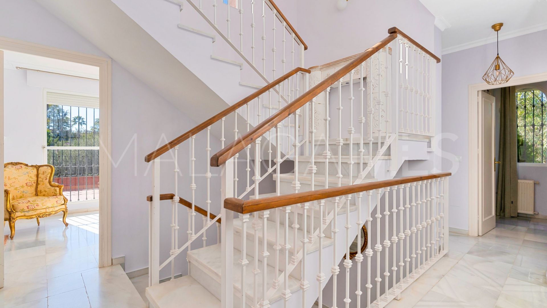 For sale villa in Nueva Andalucia with 6 bedrooms