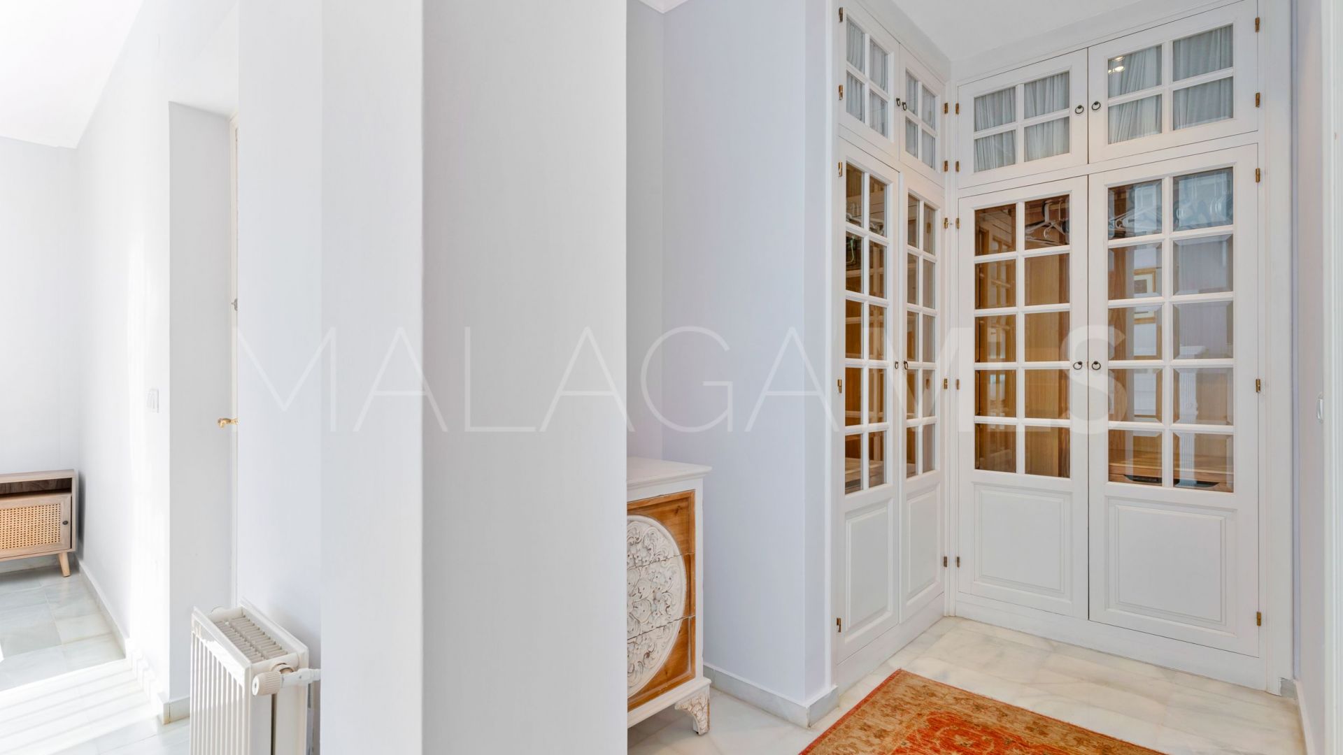 For sale villa in Nueva Andalucia with 6 bedrooms