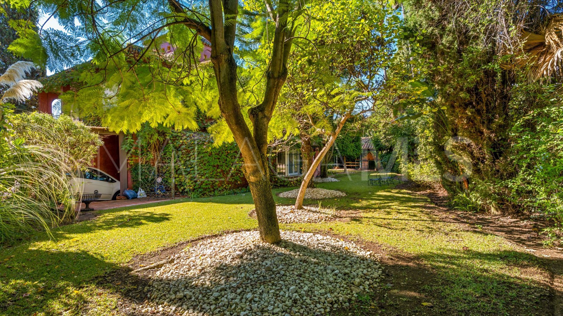 For sale villa in Nueva Andalucia with 6 bedrooms