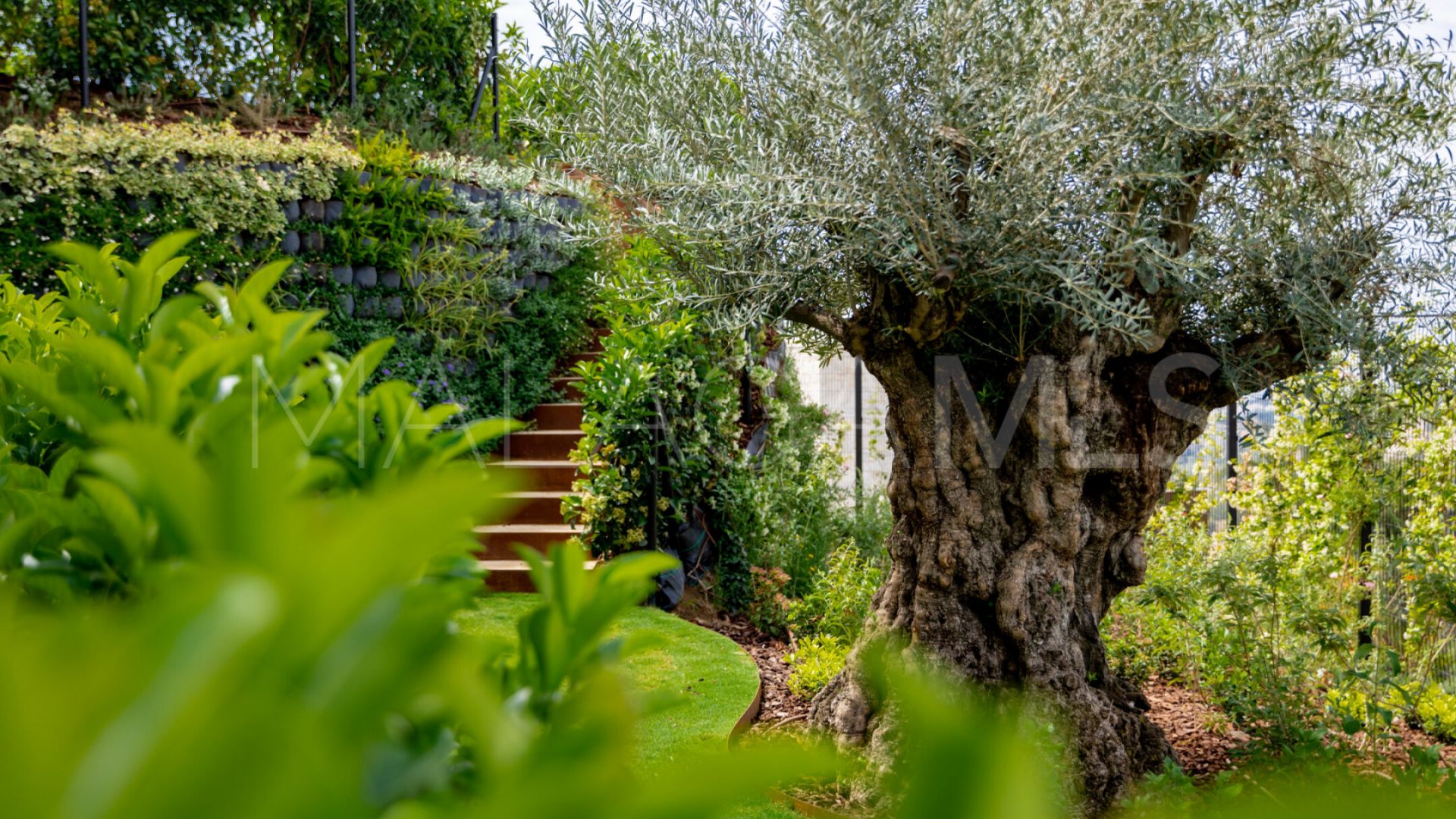 Villa for sale in The Hills with 8 bedrooms