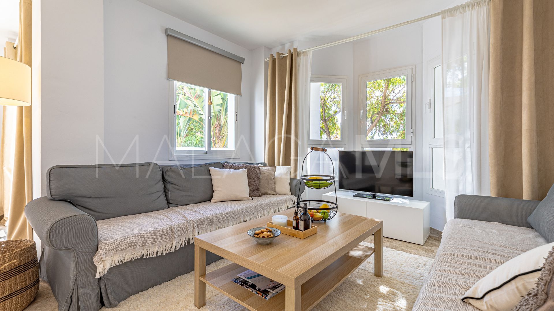 Apartment for sale in Los Naranjos de Marbella with 3 bedrooms