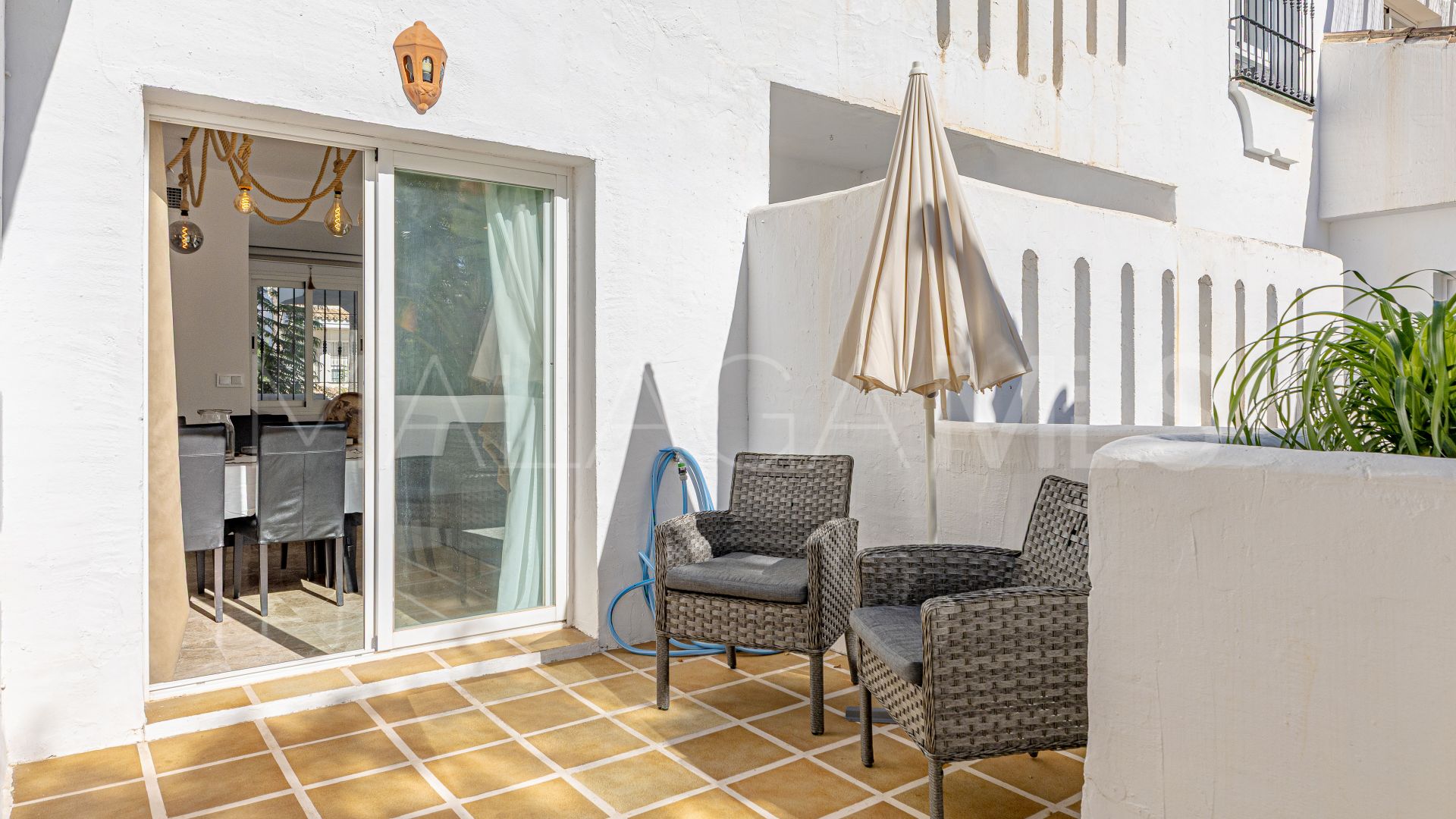 Apartment for sale in Los Naranjos de Marbella with 3 bedrooms