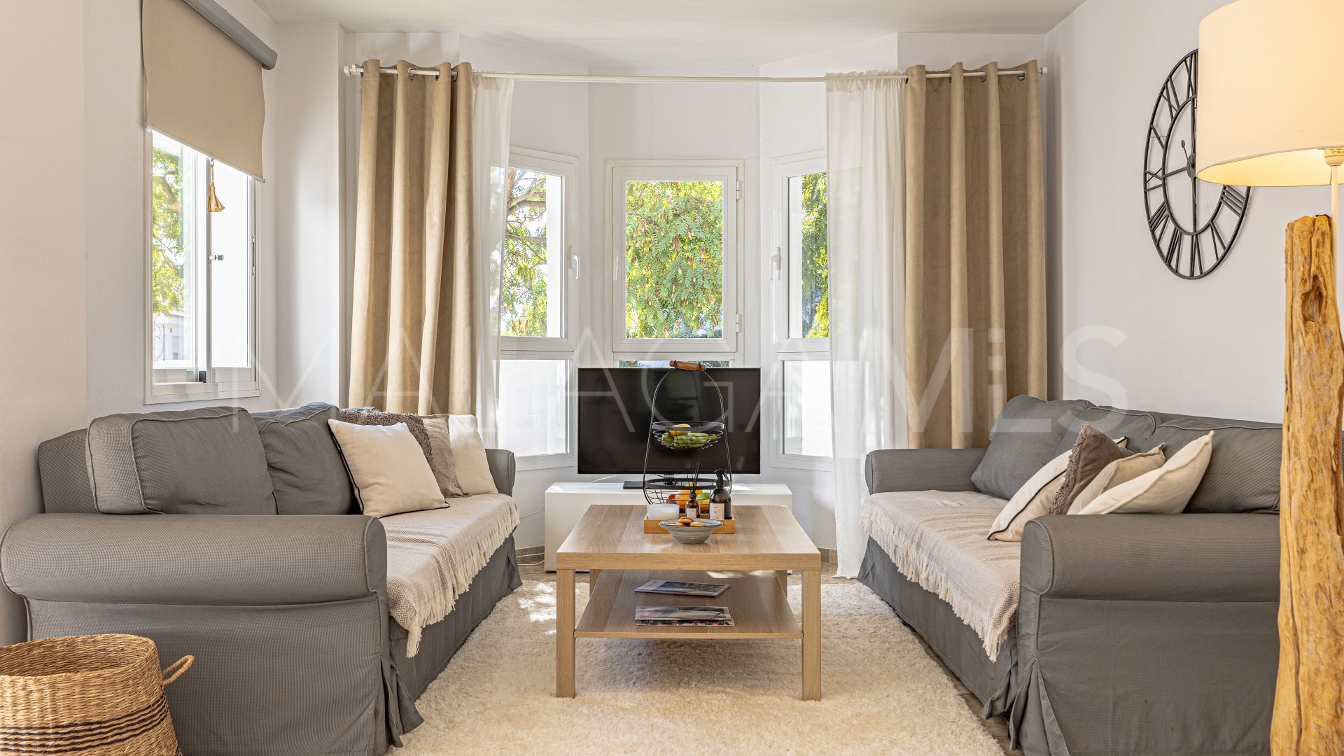 Apartment for sale in Los Naranjos de Marbella with 3 bedrooms