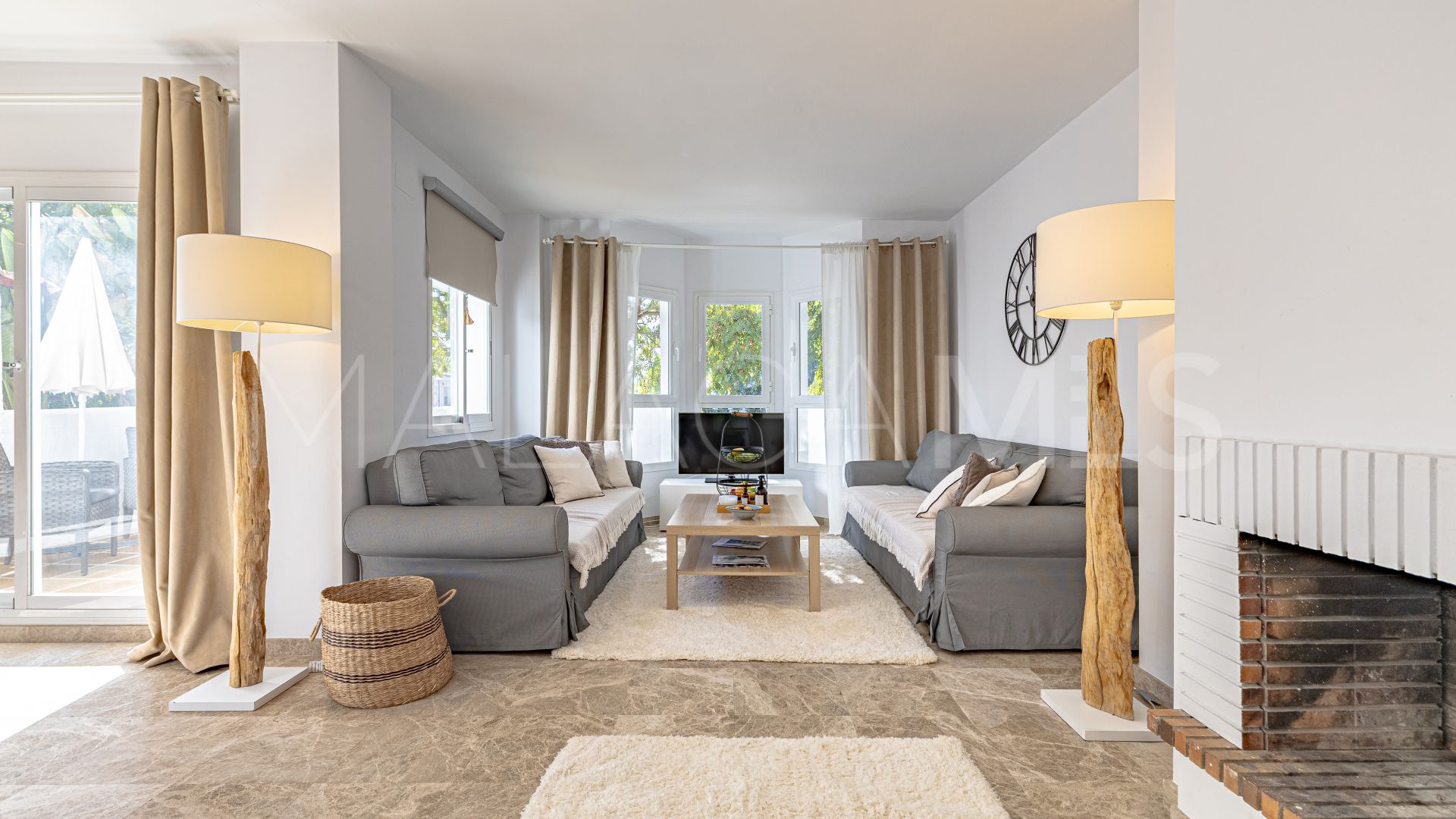 Apartment for sale in Los Naranjos de Marbella with 3 bedrooms