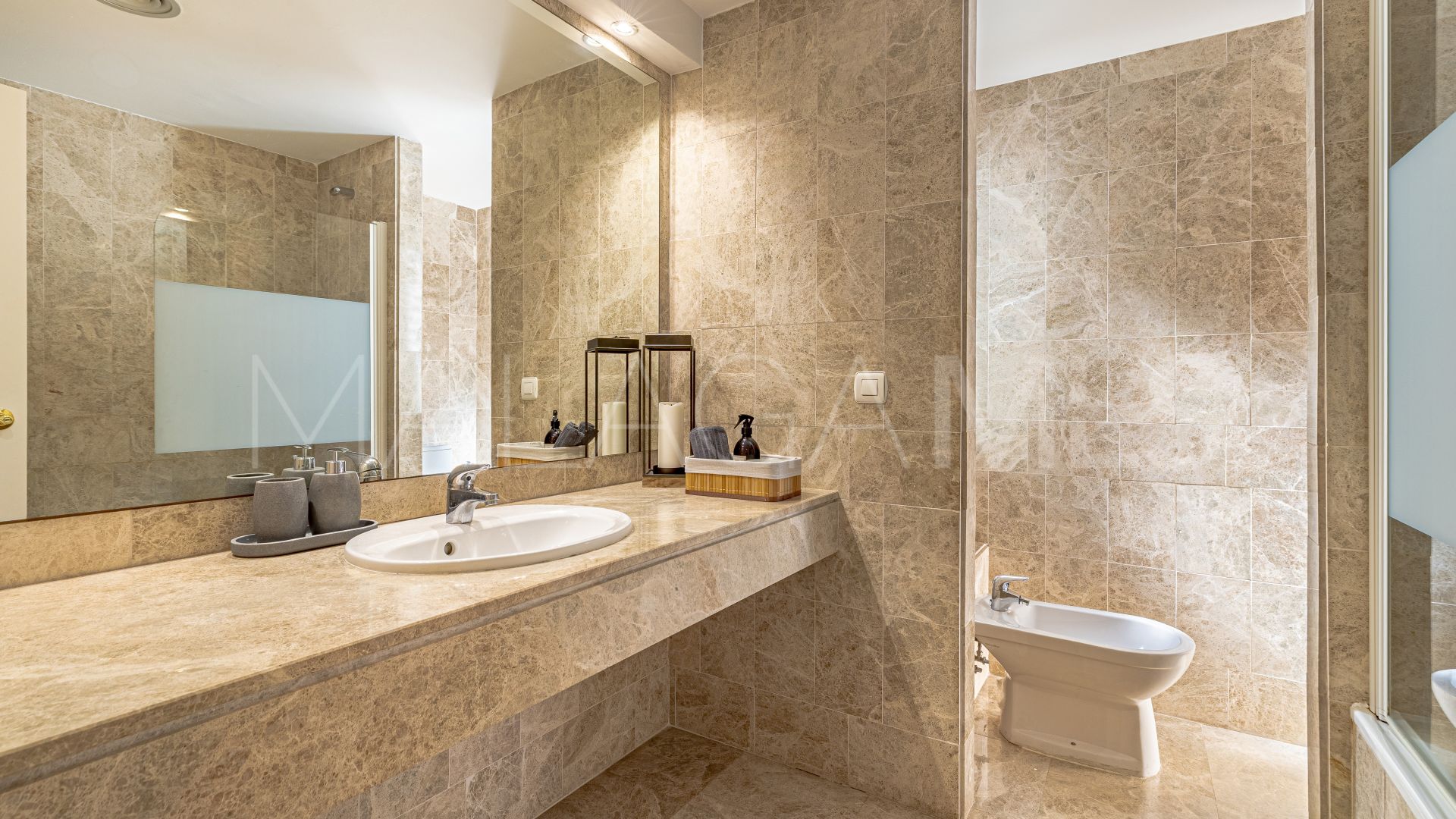 Apartment for sale in Los Naranjos de Marbella with 3 bedrooms