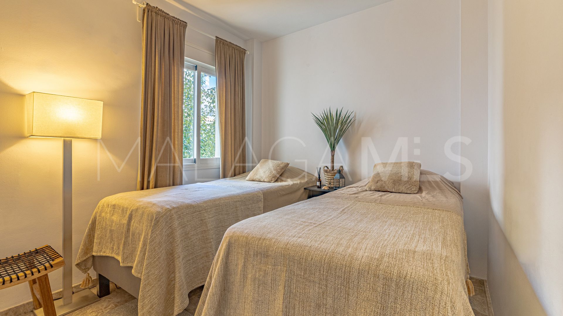 Apartment for sale in Los Naranjos de Marbella with 3 bedrooms