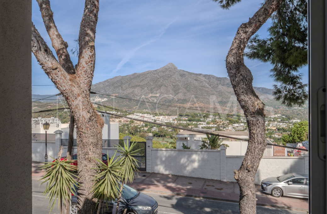 Doppelhaushälfte for sale in Nueva Andalucia