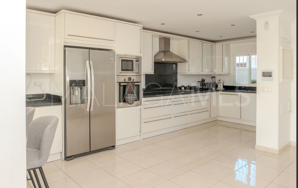 Doppelhaushälfte for sale in Nueva Andalucia