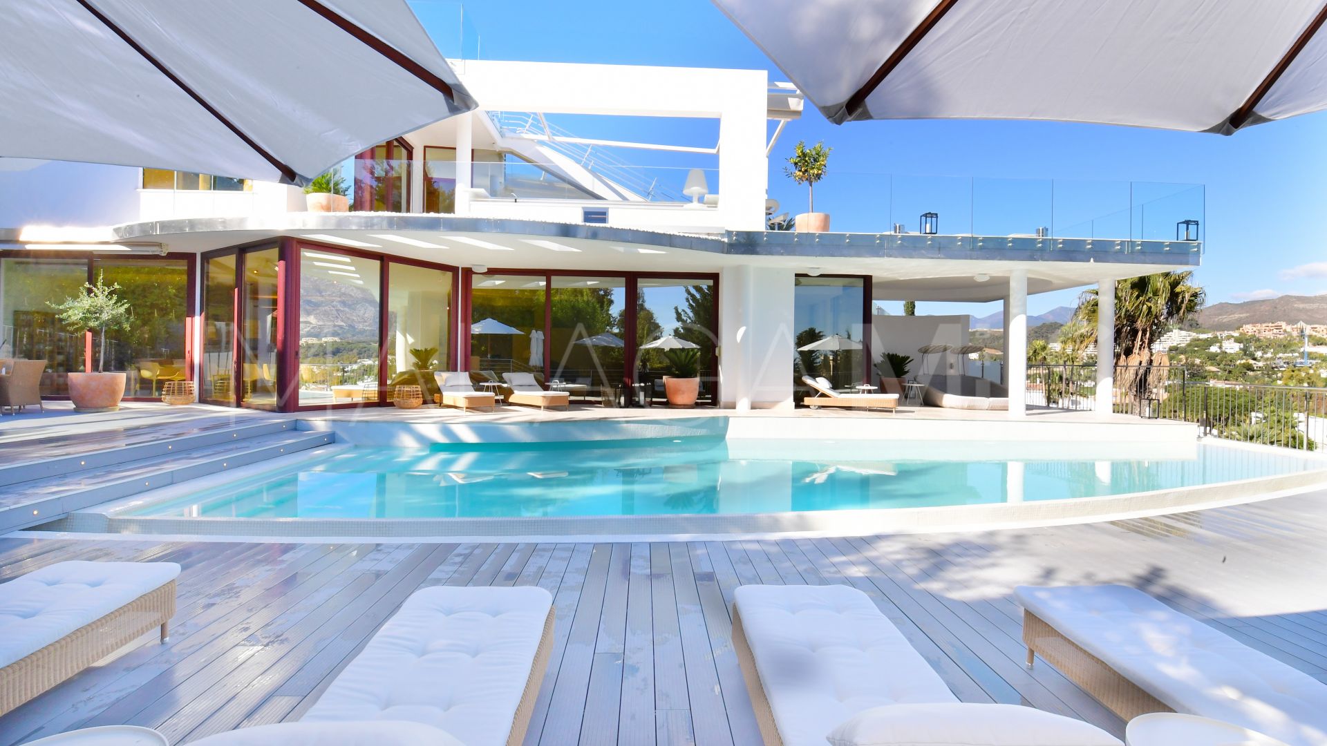 Se vende villa in Nueva Andalucia