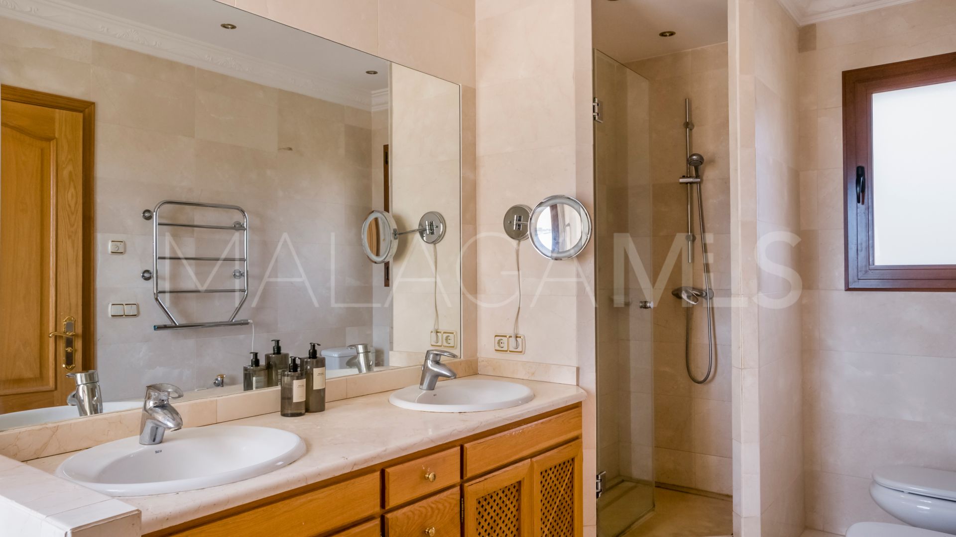 Hus i byn for sale in La Quinta