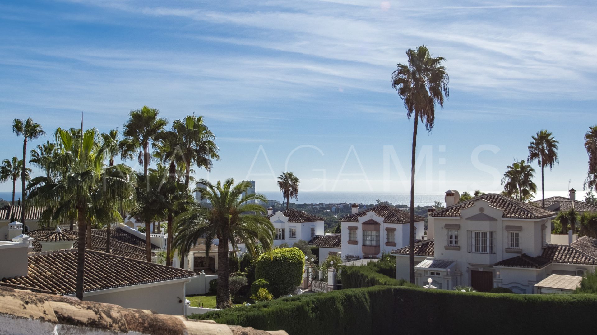 Villa for sale in Elviria