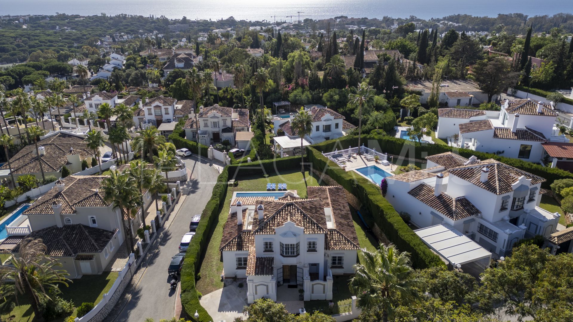 Villa for sale in Elviria