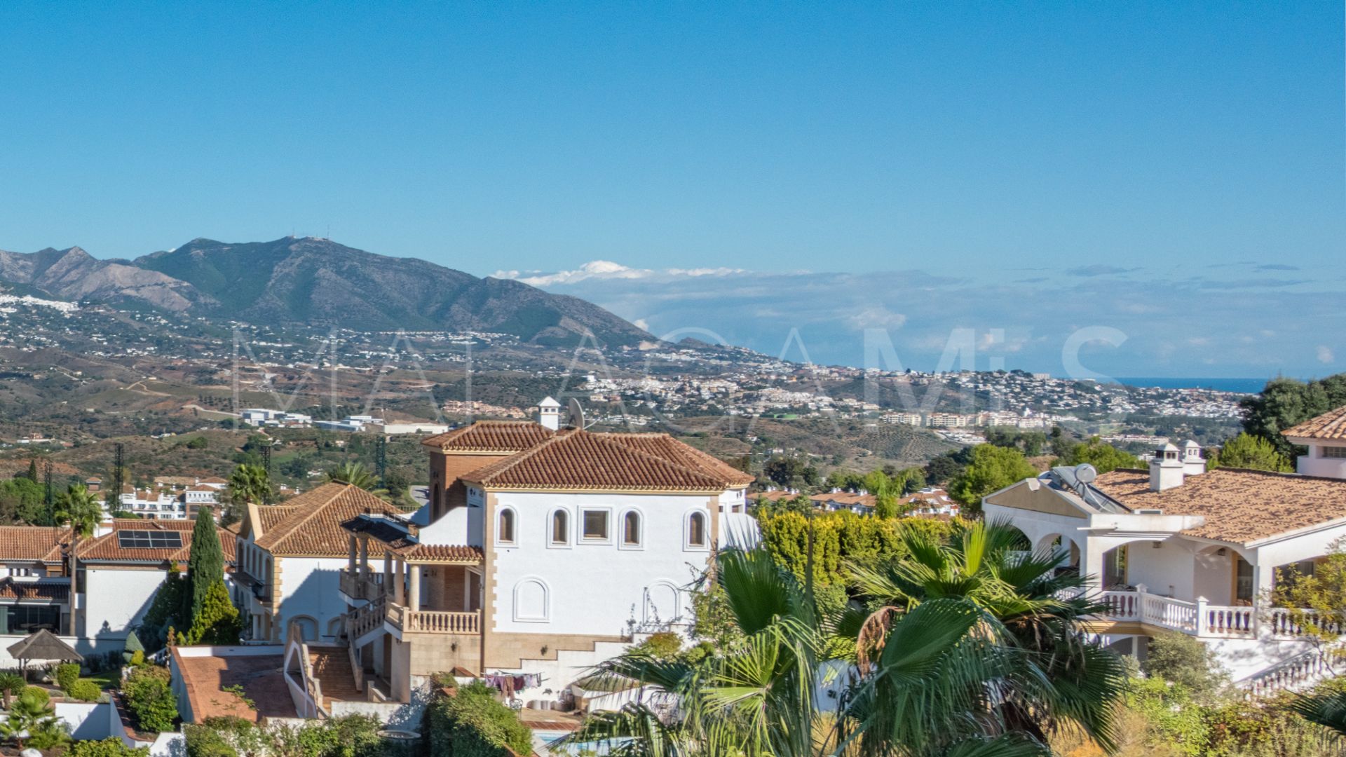 Villa for sale in La Cala Golf Resort with 4 bedrooms