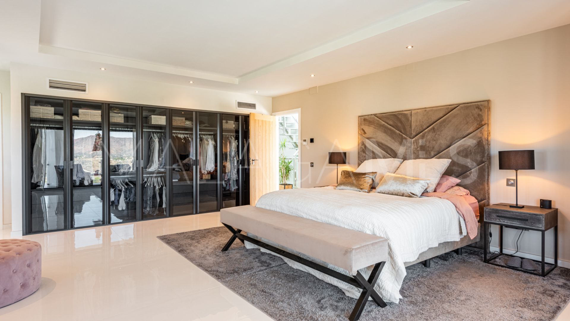 Villa for sale in La Cala Golf Resort with 4 bedrooms