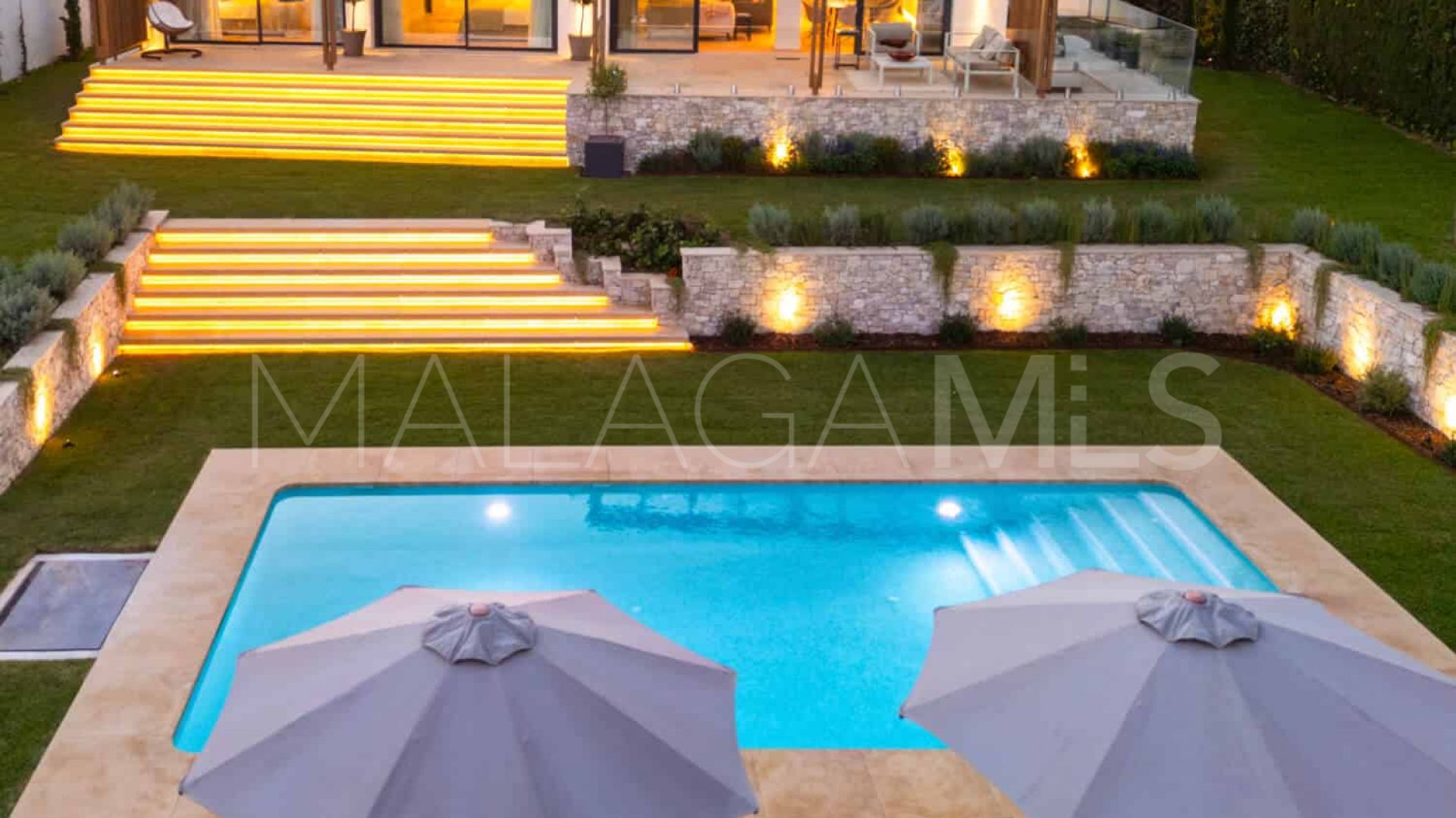 Maison for sale in Elviria