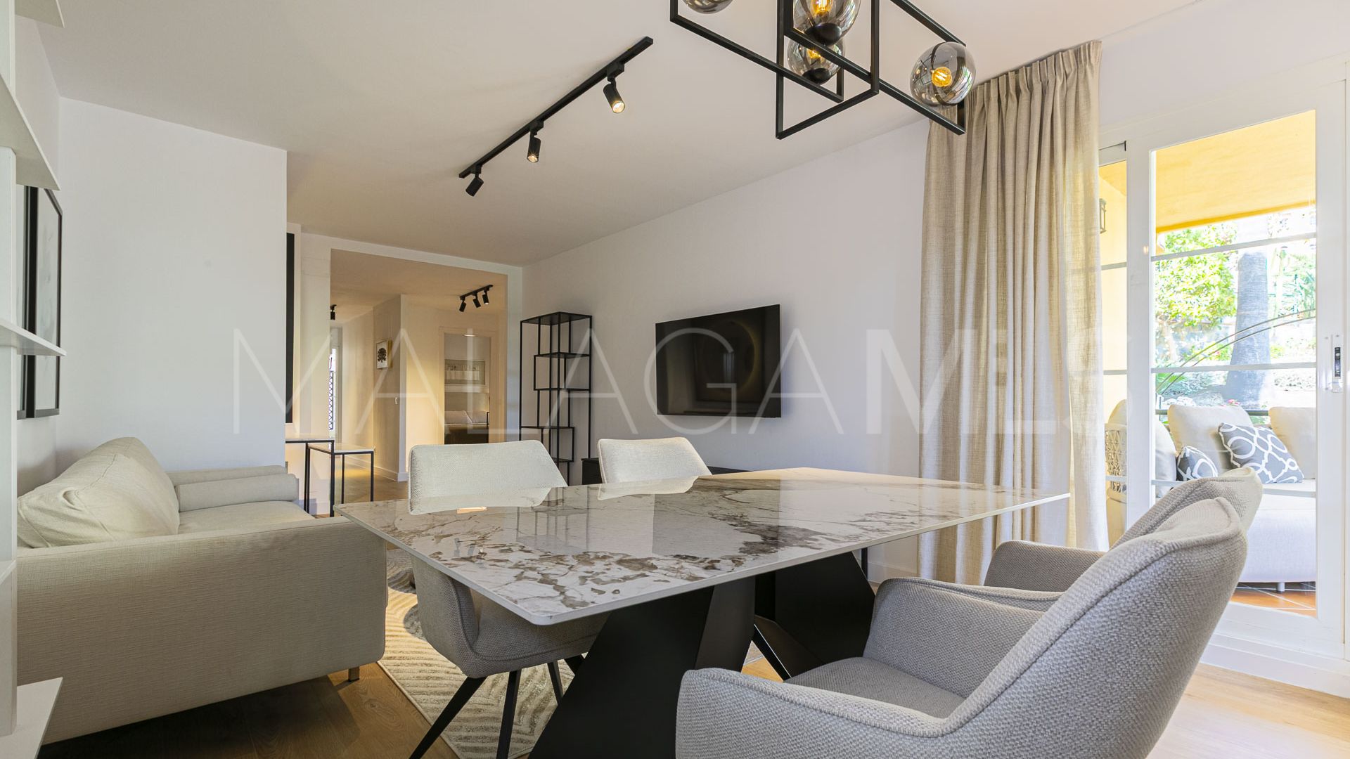 Ground floor duplex for sale in Señorio de Aloha