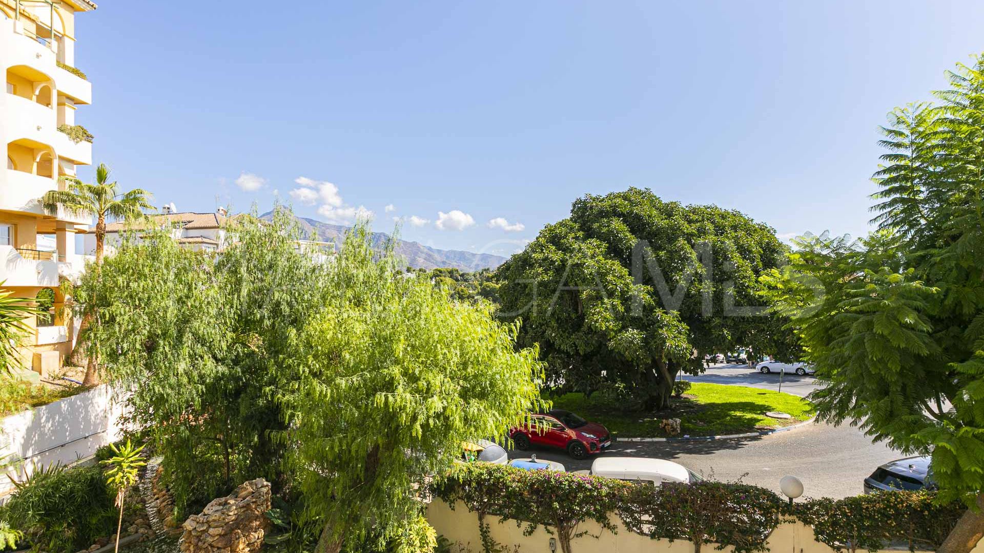 Ground floor duplex for sale in Señorio de Aloha