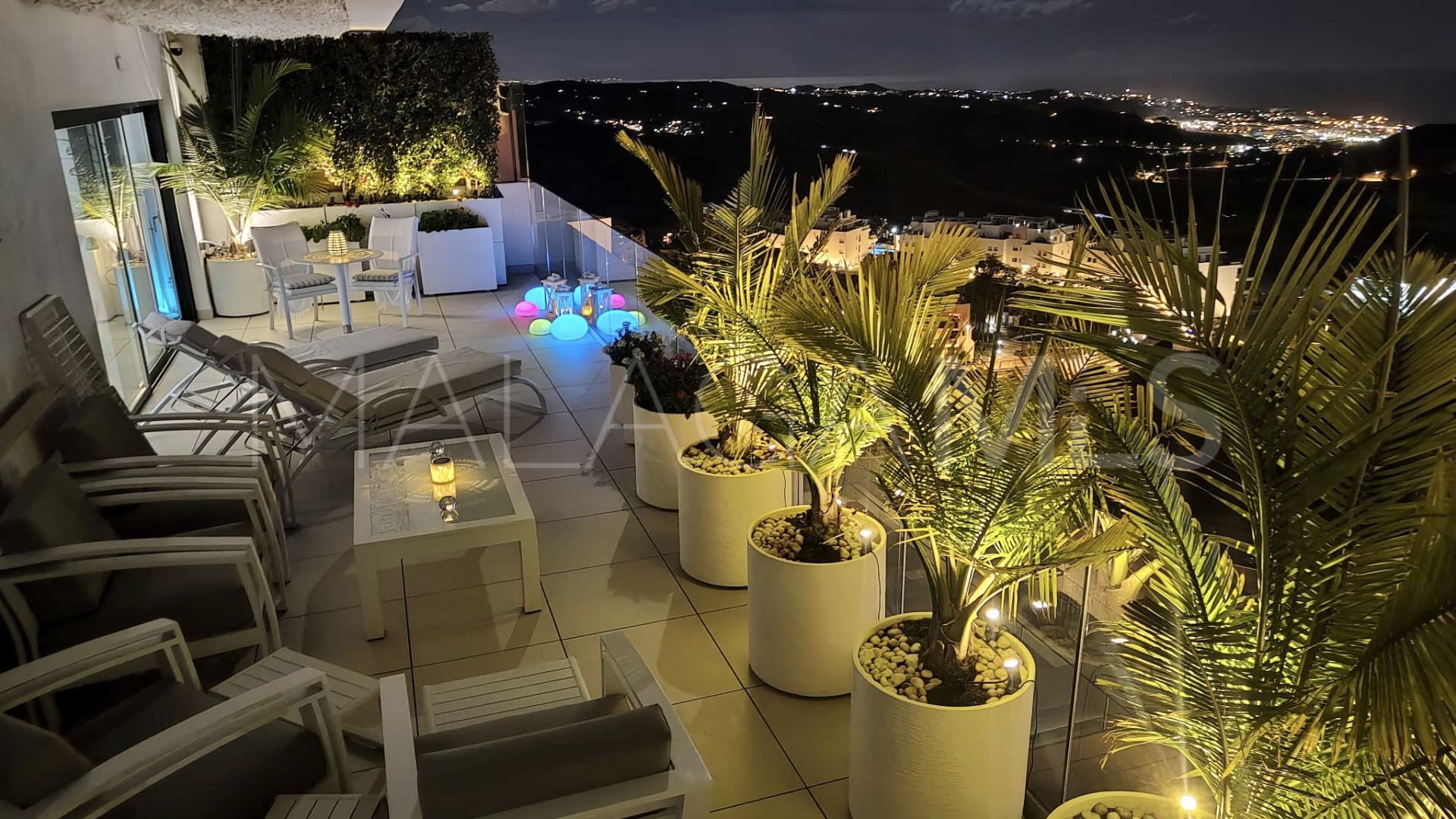 Takvåning for sale in Calanova Golf