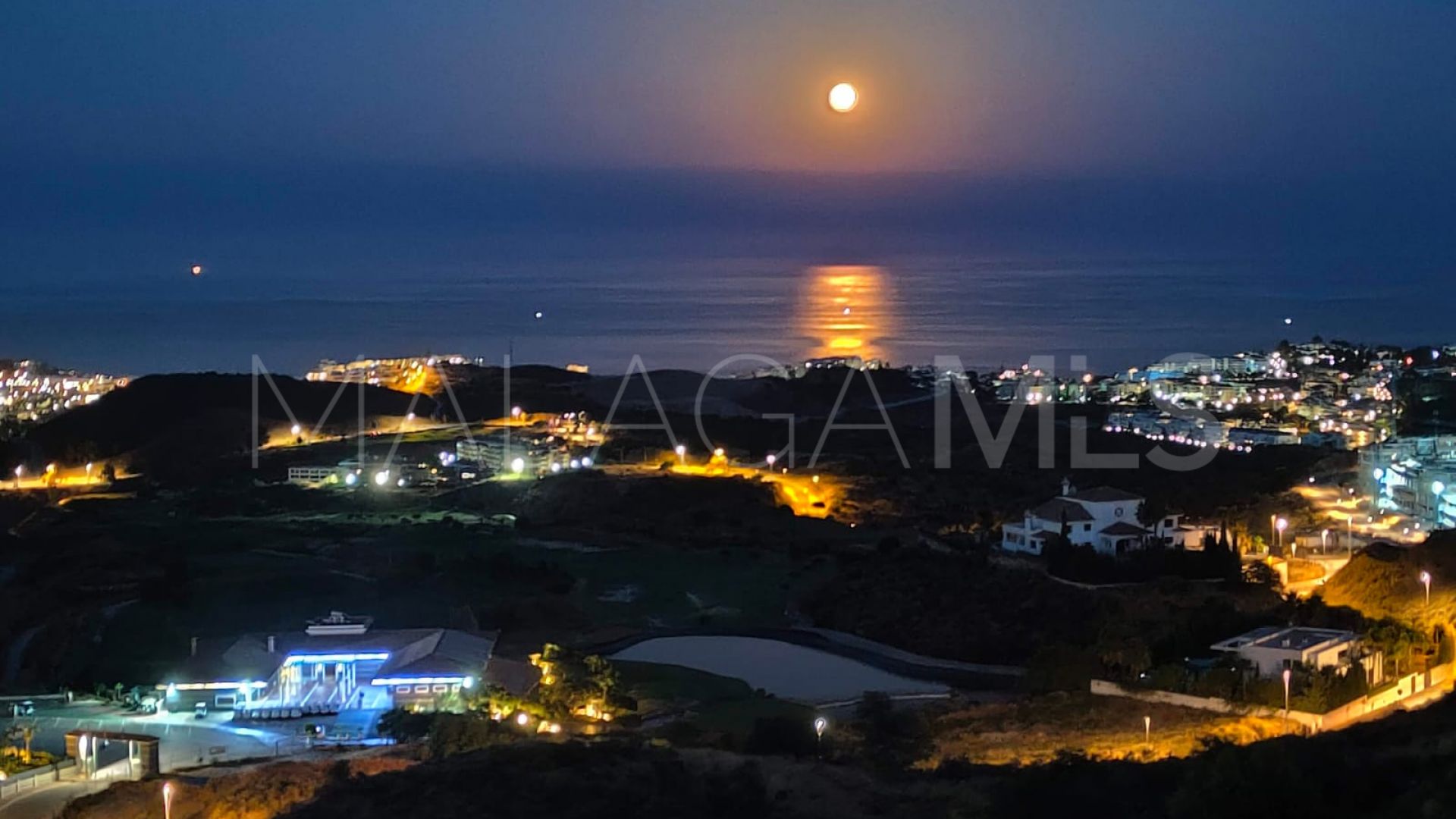 Takvåning for sale in Calanova Golf