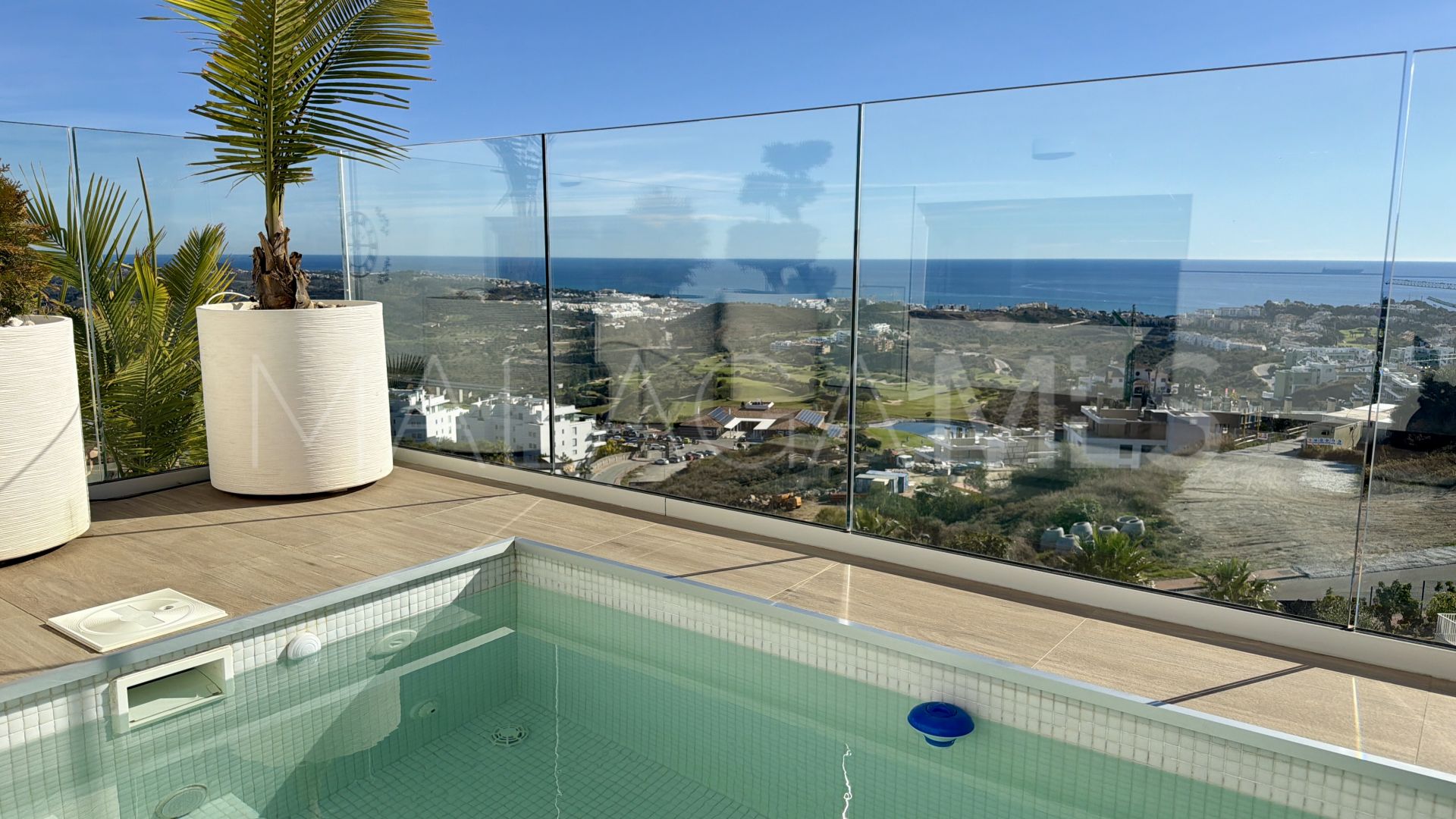 Takvåning for sale in Calanova Golf