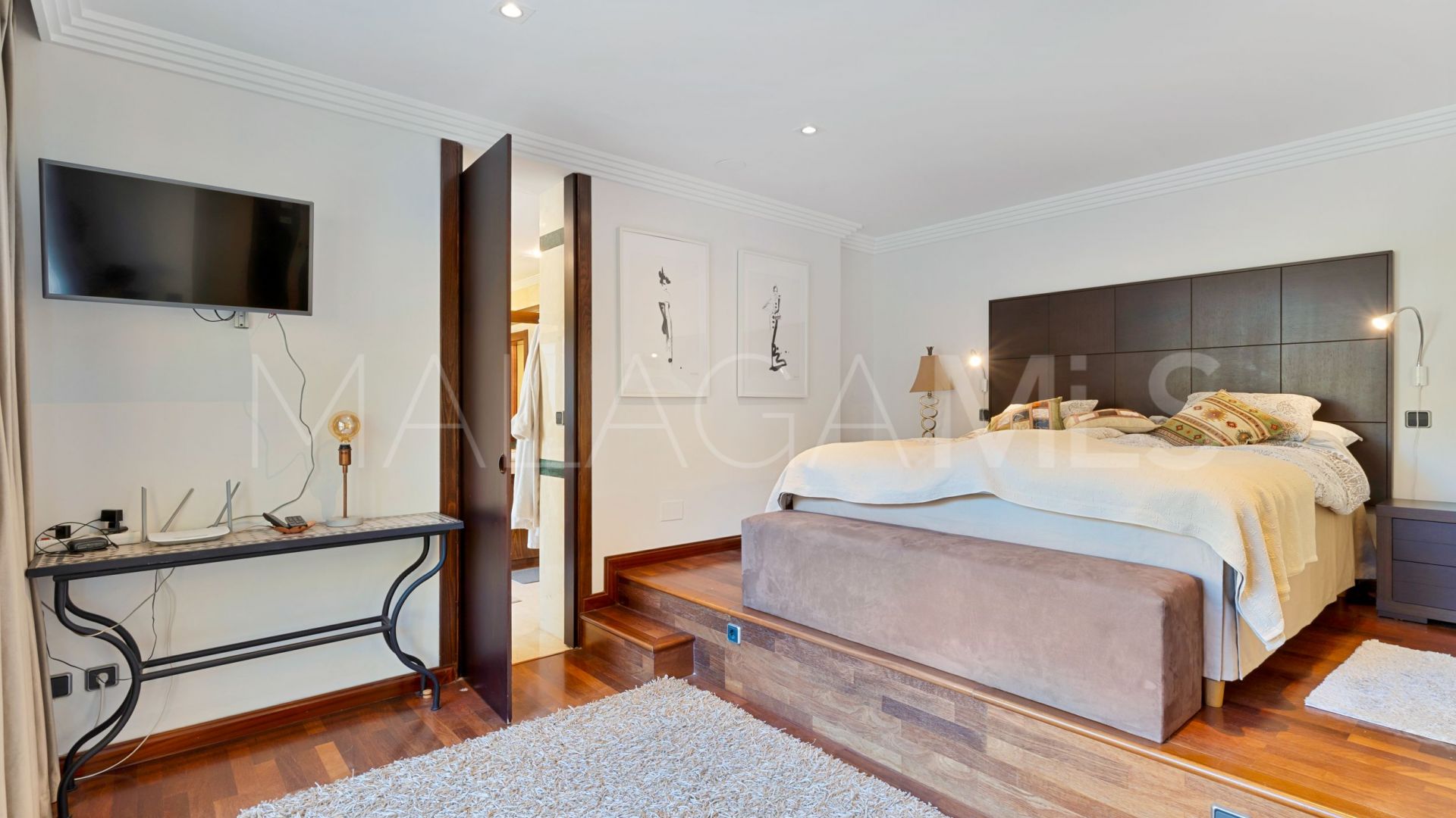 Bungalow for sale in Bahia de Banus