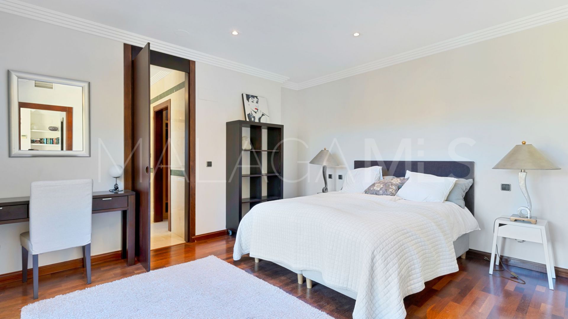 Bungalow for sale in Bahia de Banus