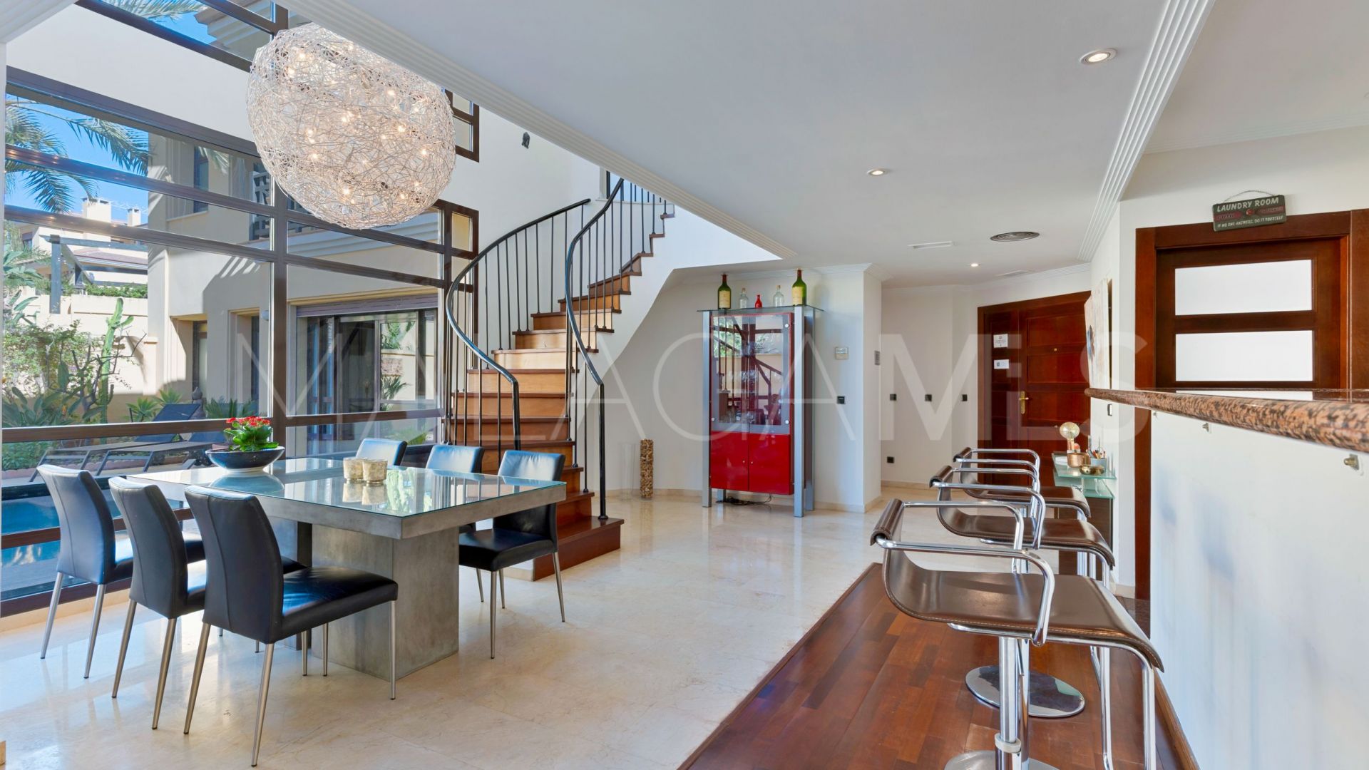 Bungalow for sale in Bahia de Banus