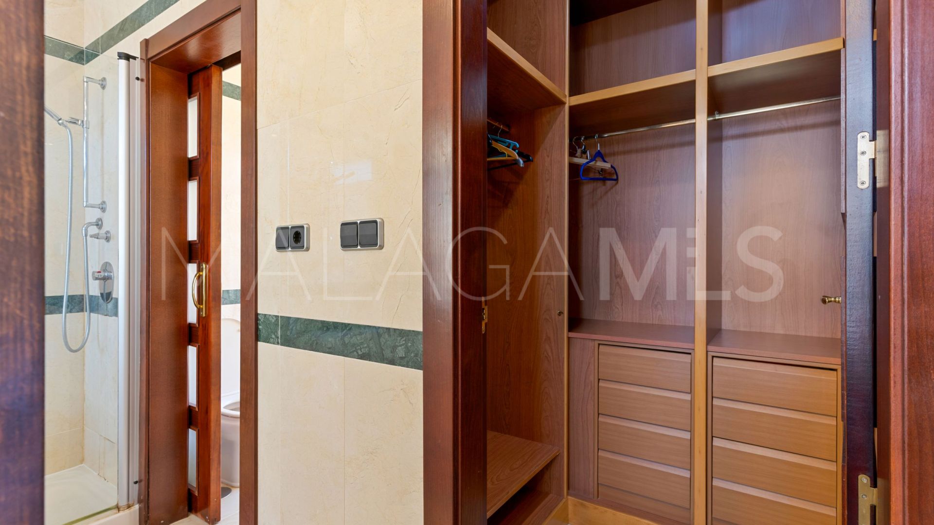 Bungalow for sale in Bahia de Banus