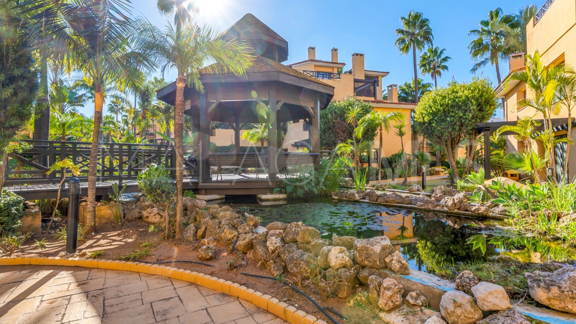 Bungalow for sale in Bahia de Banus