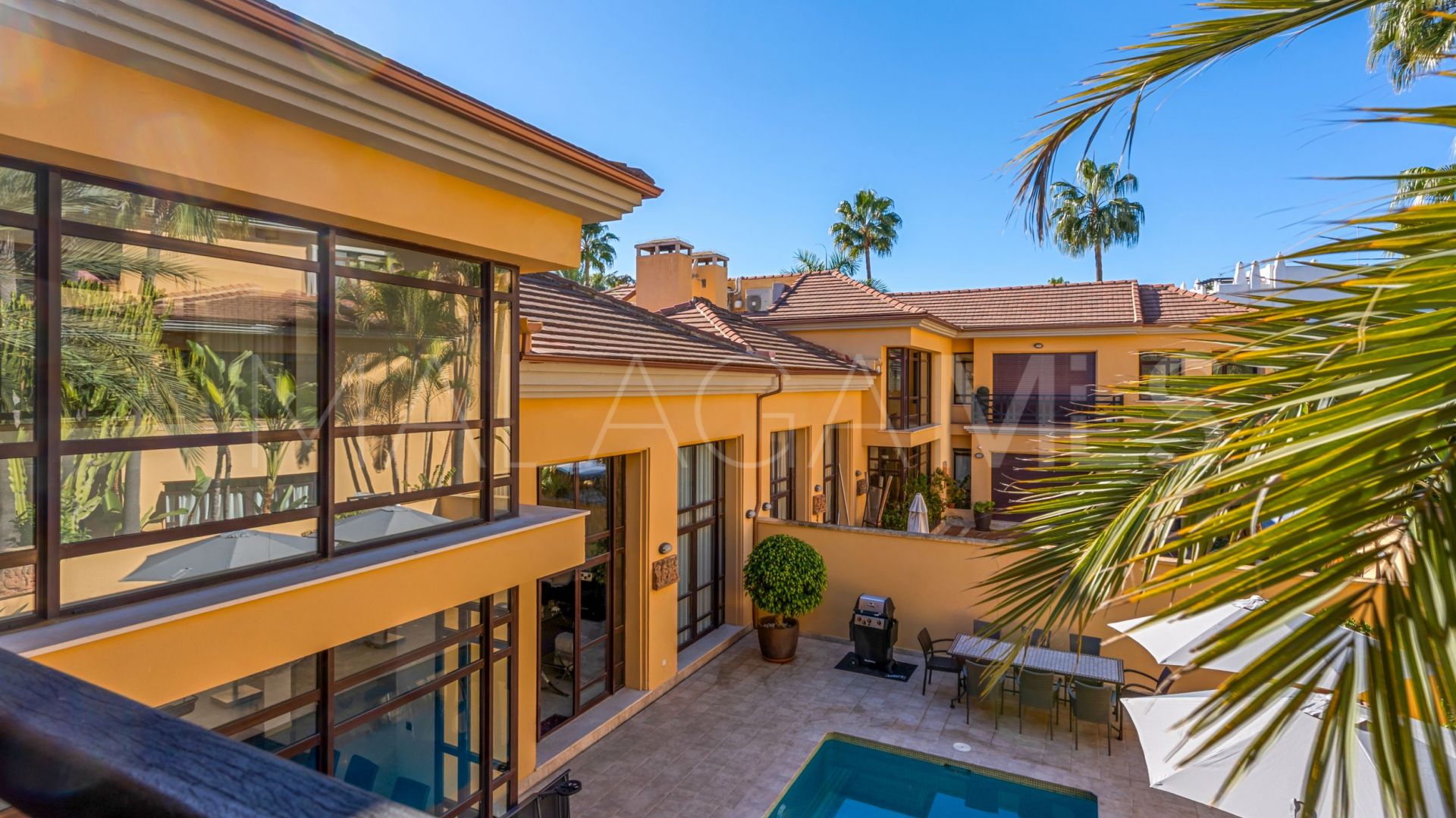 Bungalow for sale in Bahia de Banus